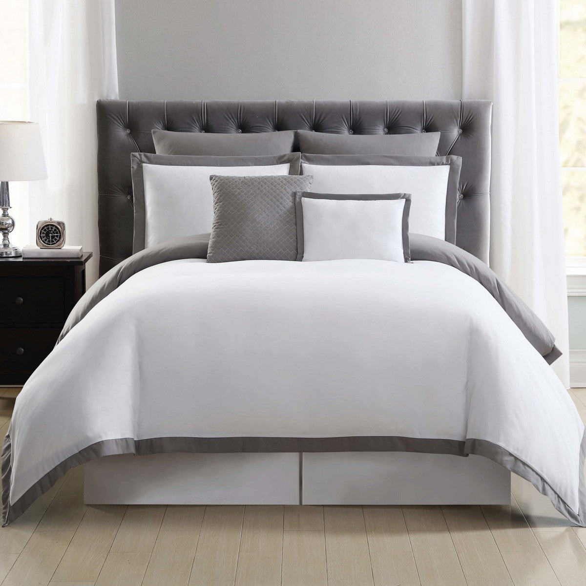  Truly Soft Hotel Duvet Set White/Grey - White and Grey - Bonton