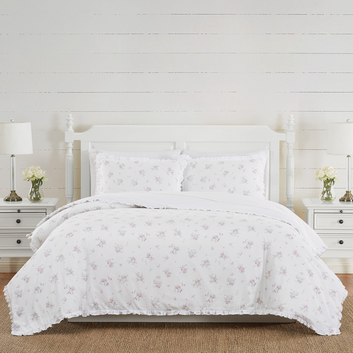  The Farmhouse by Rachel Ashwell Signature Rosebury Duvet Cover Set - White and Pink - Bonton