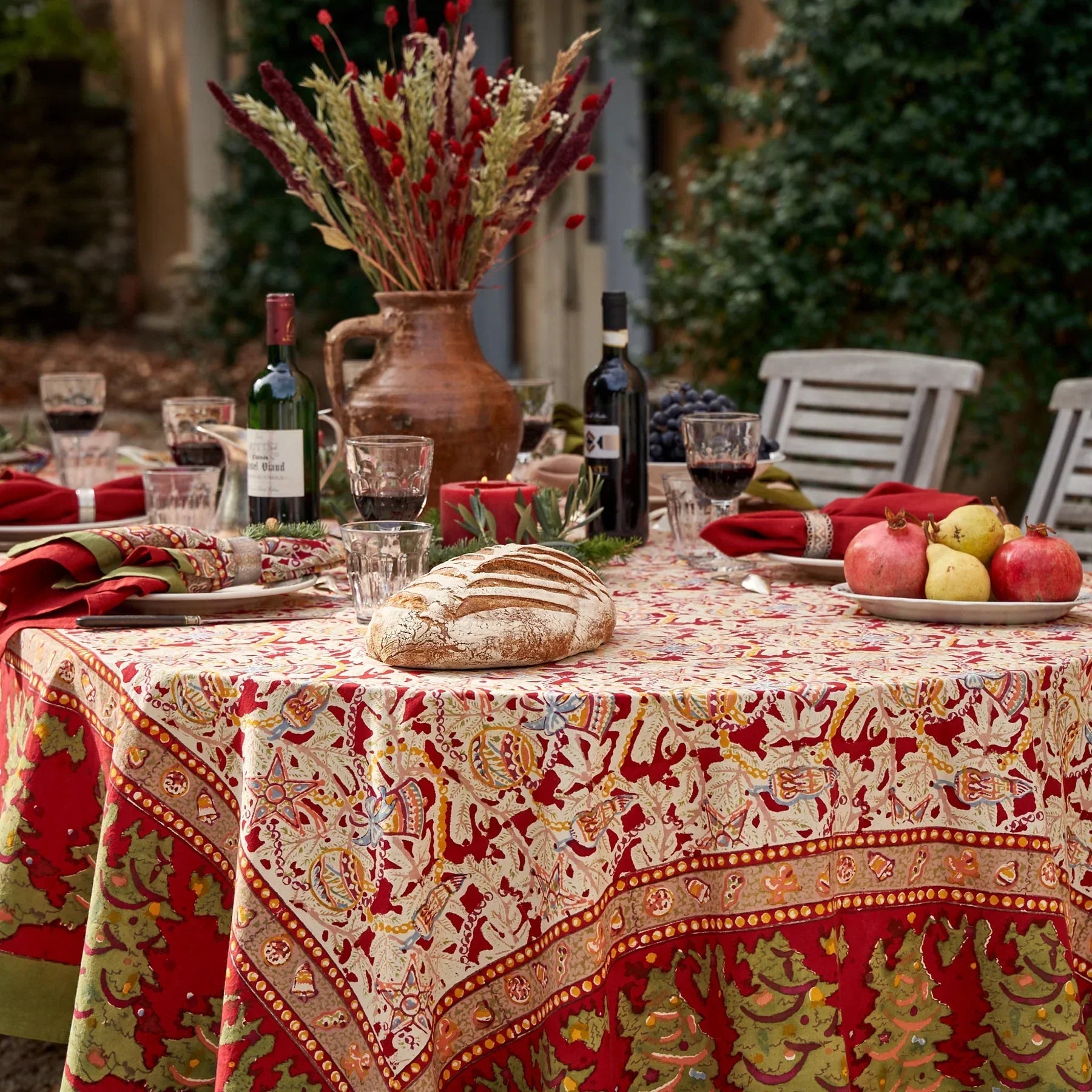  Couleur Nature Noel Red/Green Tablecloth - Red/Green - Bonton