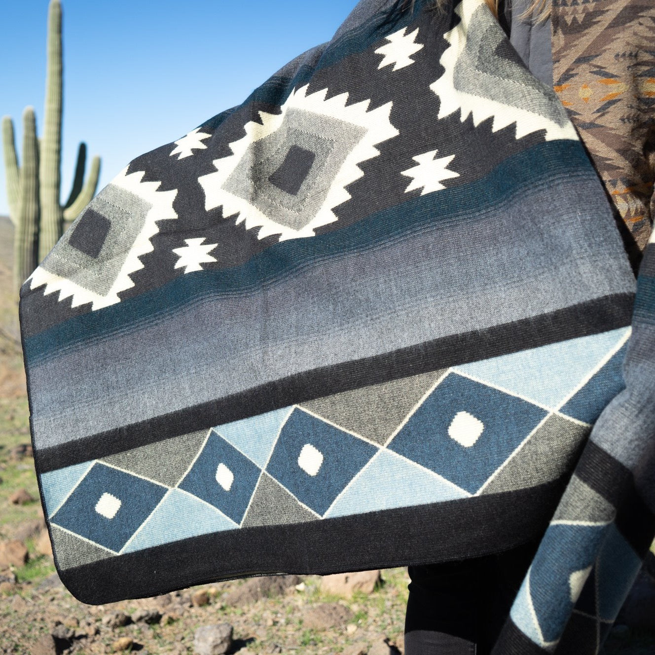  Alpaca Threadz Andean Alpaca Wool Blanket - Midnight by Alpaca Threadz - Default Title - Bonton