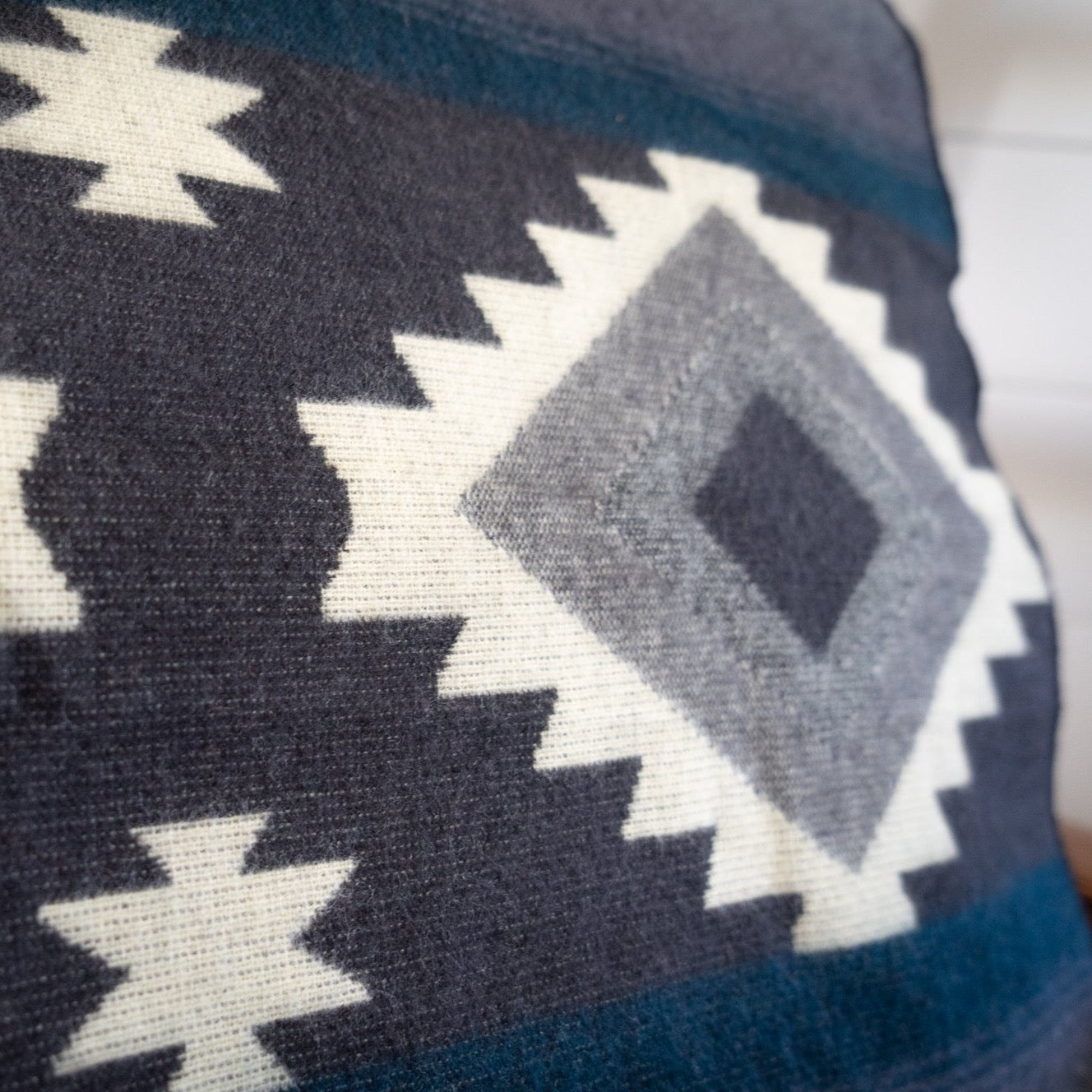  Alpaca Threadz Andean Alpaca Wool Blanket - Midnight by Alpaca Threadz - Default Title - Bonton