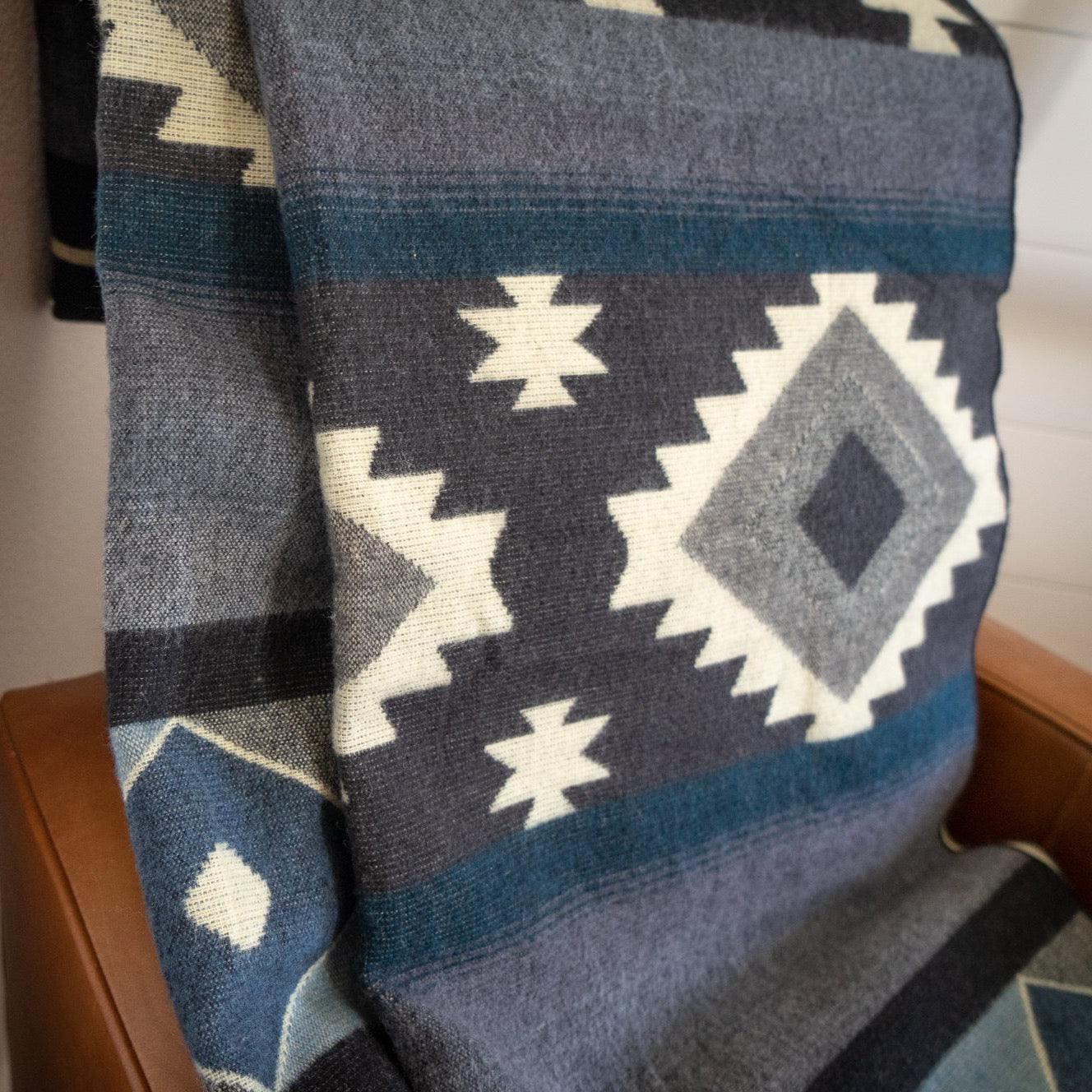  Alpaca Threadz Andean Alpaca Wool Blanket - Midnight by Alpaca Threadz - Default Title - Bonton