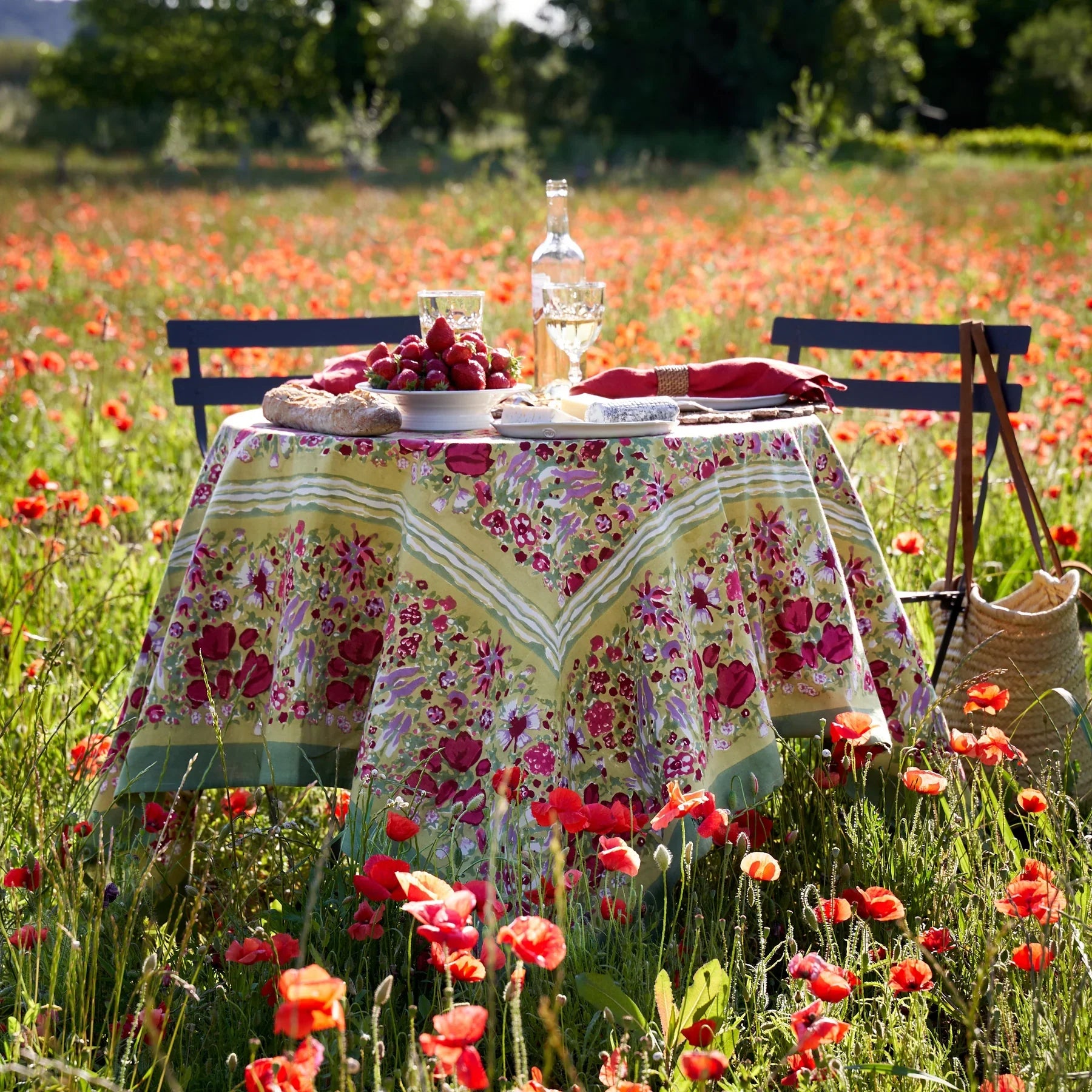  Couleur Nature Jardin Red/Green Tablecloth - Red/Green - Bonton