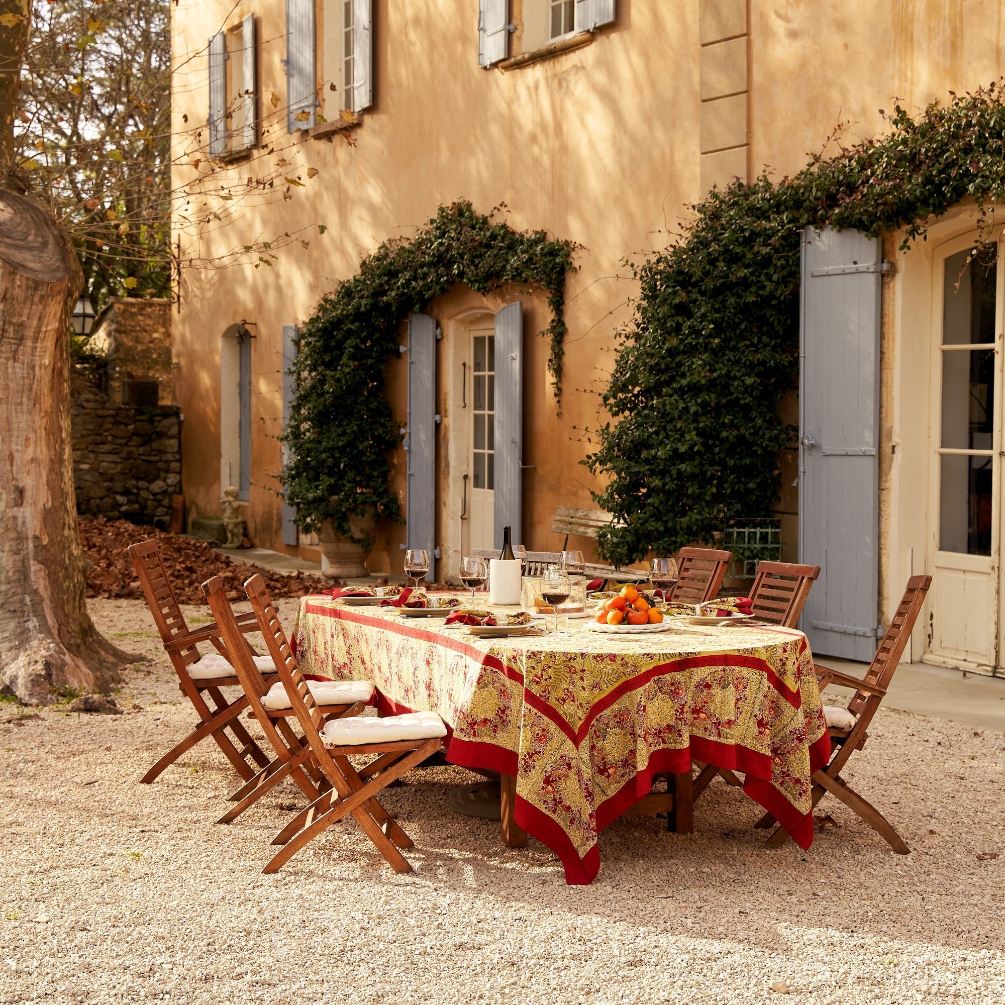  Couleur Nature Winter Garden Red/Green Tablecloth - Red/Green - Bonton