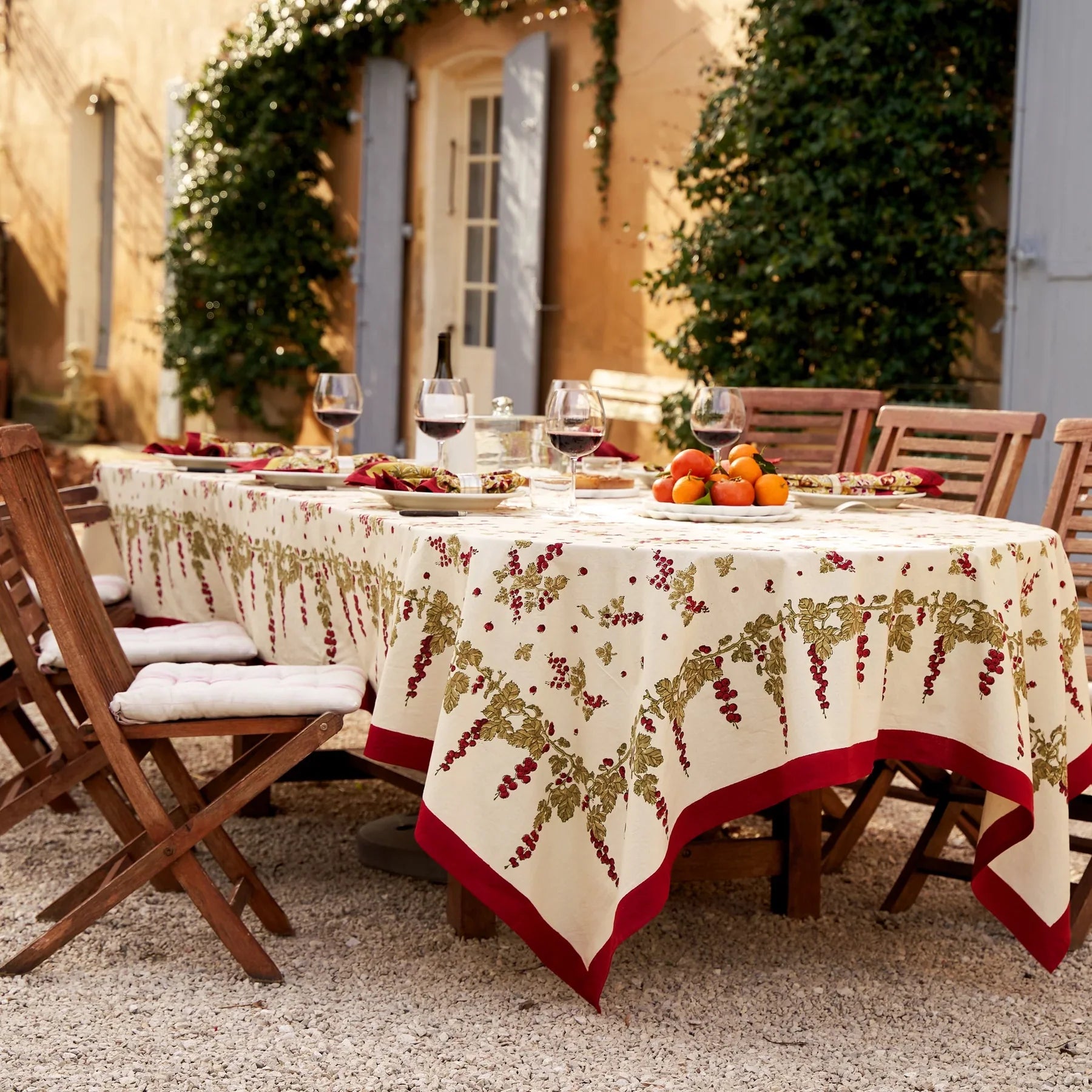  Couleur Nature Gooseberry Red/Green Tablecloth - Red/Green - Bonton