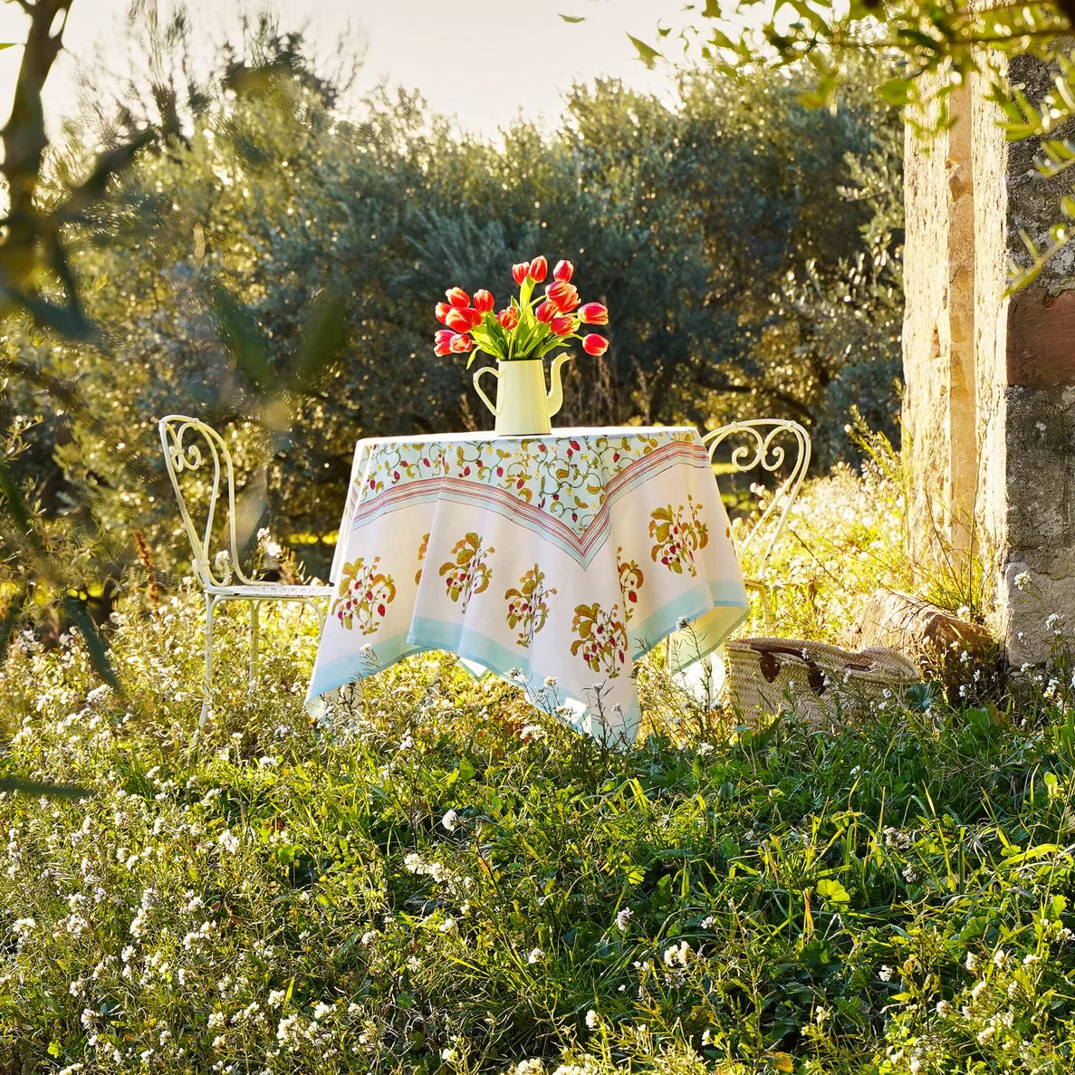  Couleur Nature Strawberry Blue Tablecloth - Blue - Bonton