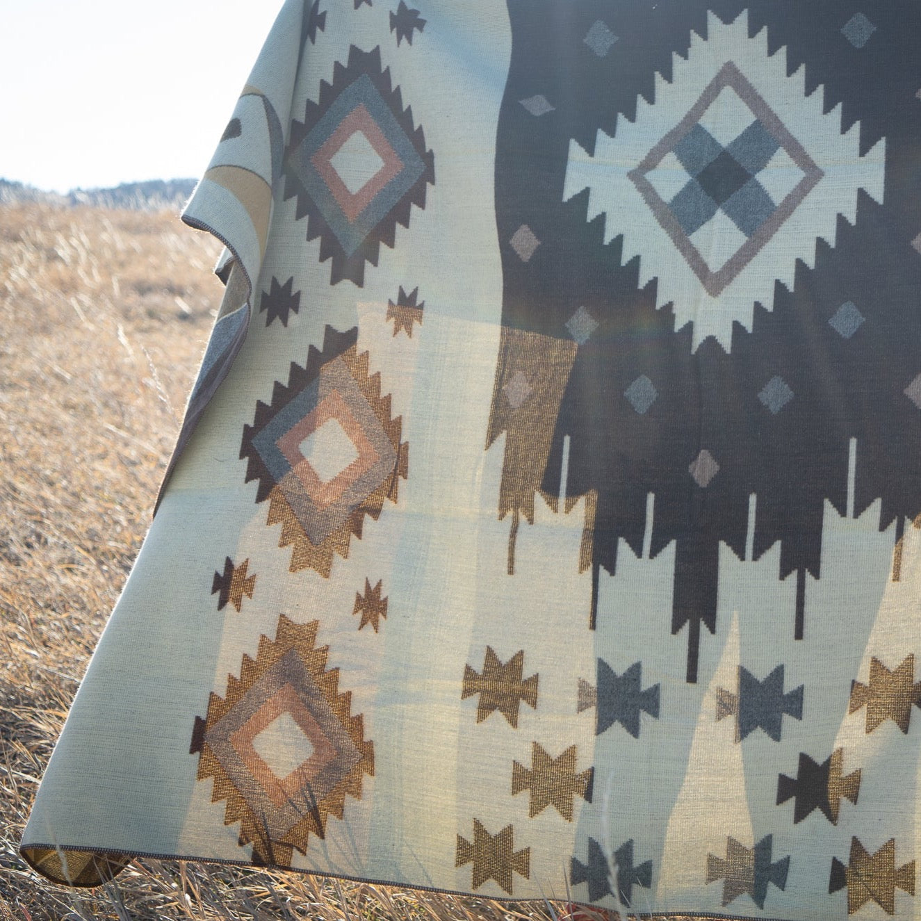  Alpaca Threadz Andean Alpaca Wool Blanket - Mojave by Alpaca Threadz - Queen - Bonton
