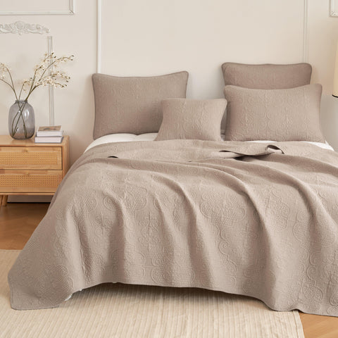 DaDa Bedding Neutral Taupe Beige Sandy Elegant Matelasse Cotton Quilted Bedspread Set (JHW-585) by DaDa Bedding Collection