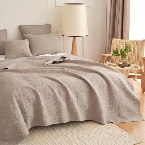 DaDa Bedding Neutral Taupe Beige Sandy Elegant Matelasse Cotton Quilted Bedspread Set (JHW-585) by DaDa Bedding Collection