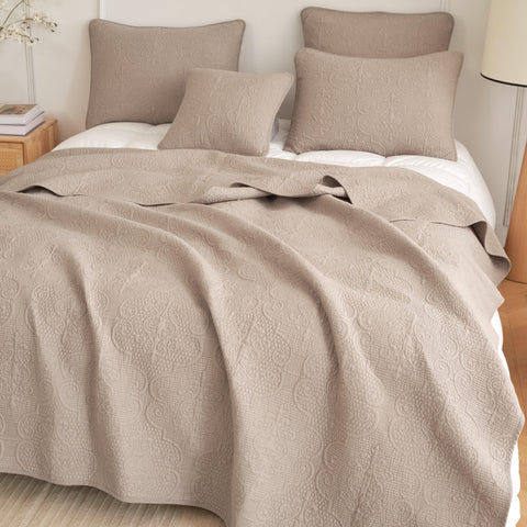 DaDa Bedding Neutral Taupe Beige Sandy Elegant Matelasse Cotton Quilted Bedspread Set (JHW-585) by DaDa Bedding Collection
