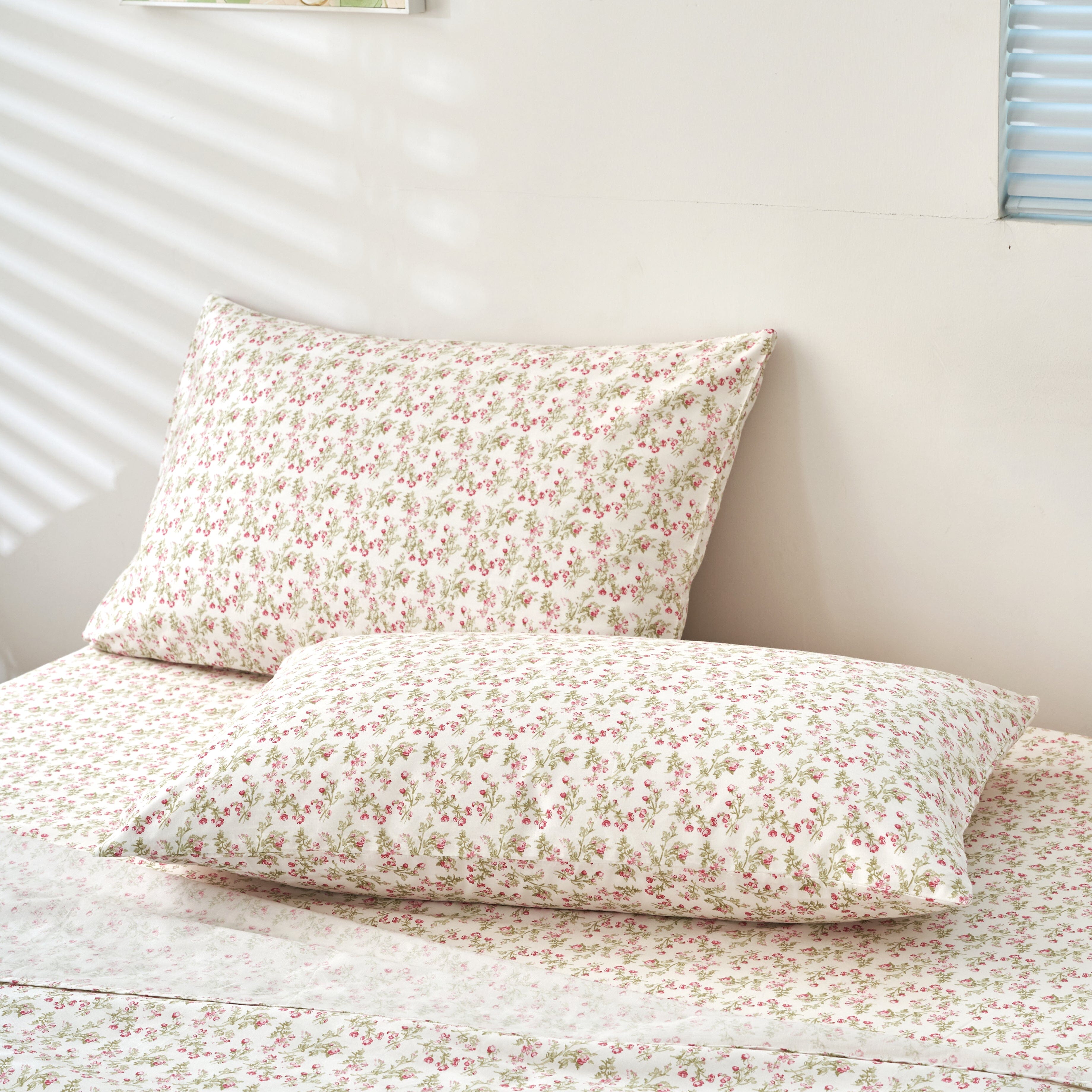  DaDa Bedding Collection DaDa Bedding Collection Romantic Coquette Sheet Set - 100% Cotton Floral Fitted & Flat Sheets with Pillowcases - Deep Pocket Design - Soft, Breathable, Wrinkle-Resistant by DaDa Bedding Collection - Twin - Bonton