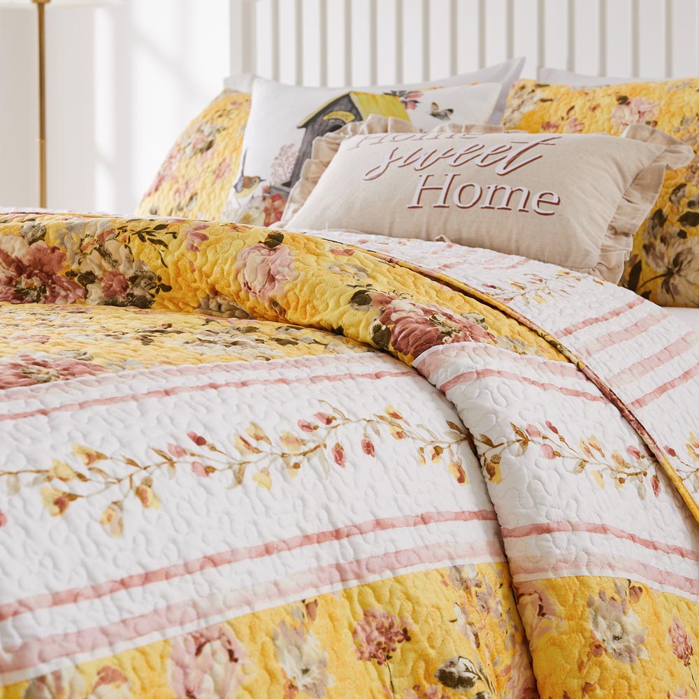  Greenland Home Fashions Finley Classic Quilt Set with Floral Motif - Yellow - Bonton