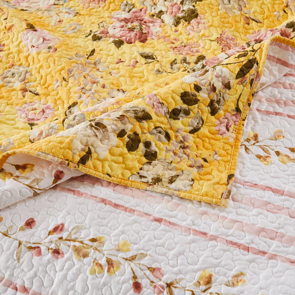  Greenland Home Fashions Finley Classic Quilt Set with Floral Motif - Yellow - Bonton