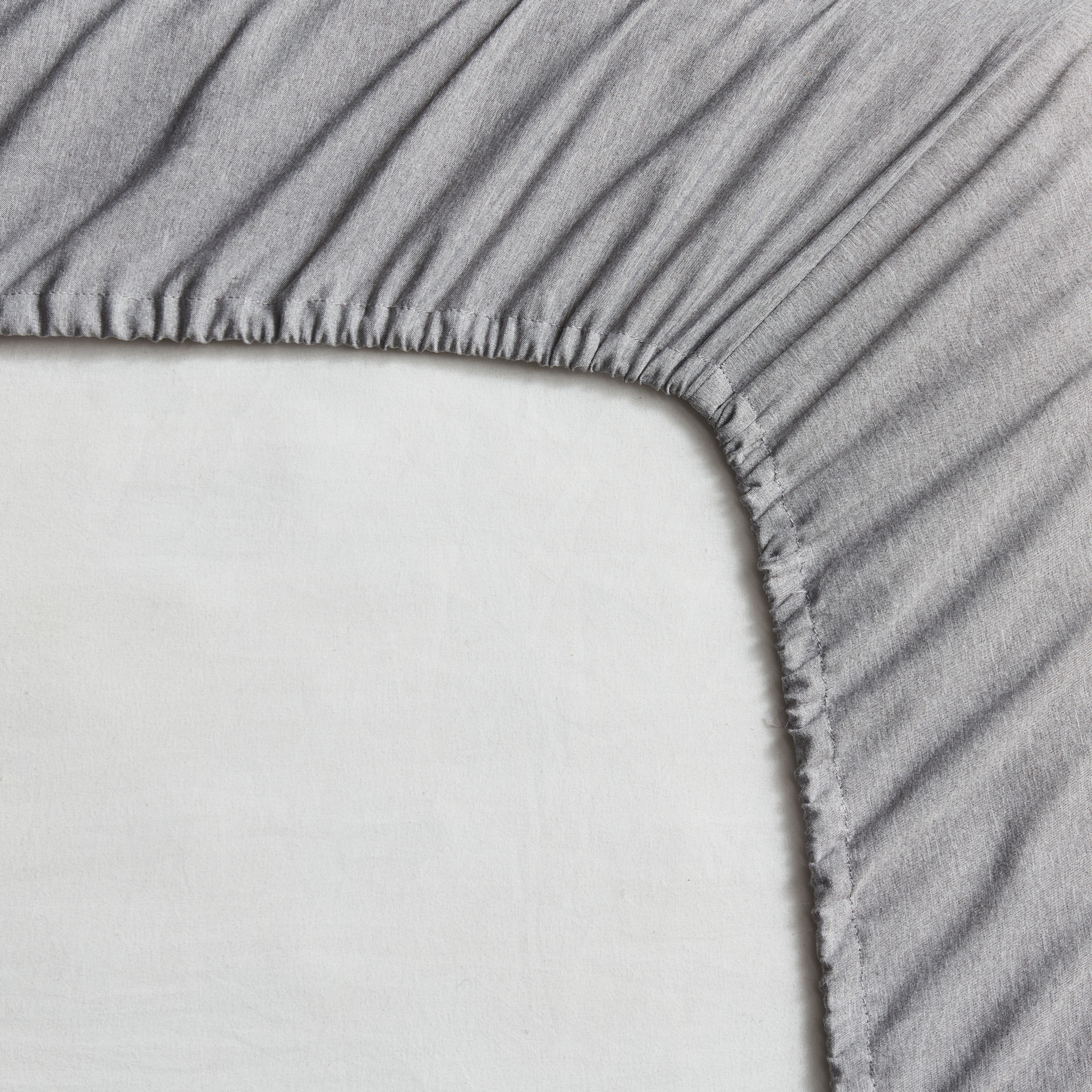  Bed Bath Fashions Bamboo 2000 Thread Count 6-Piece Chambray Sheet Set With SnugGrip - Twin - Bonton