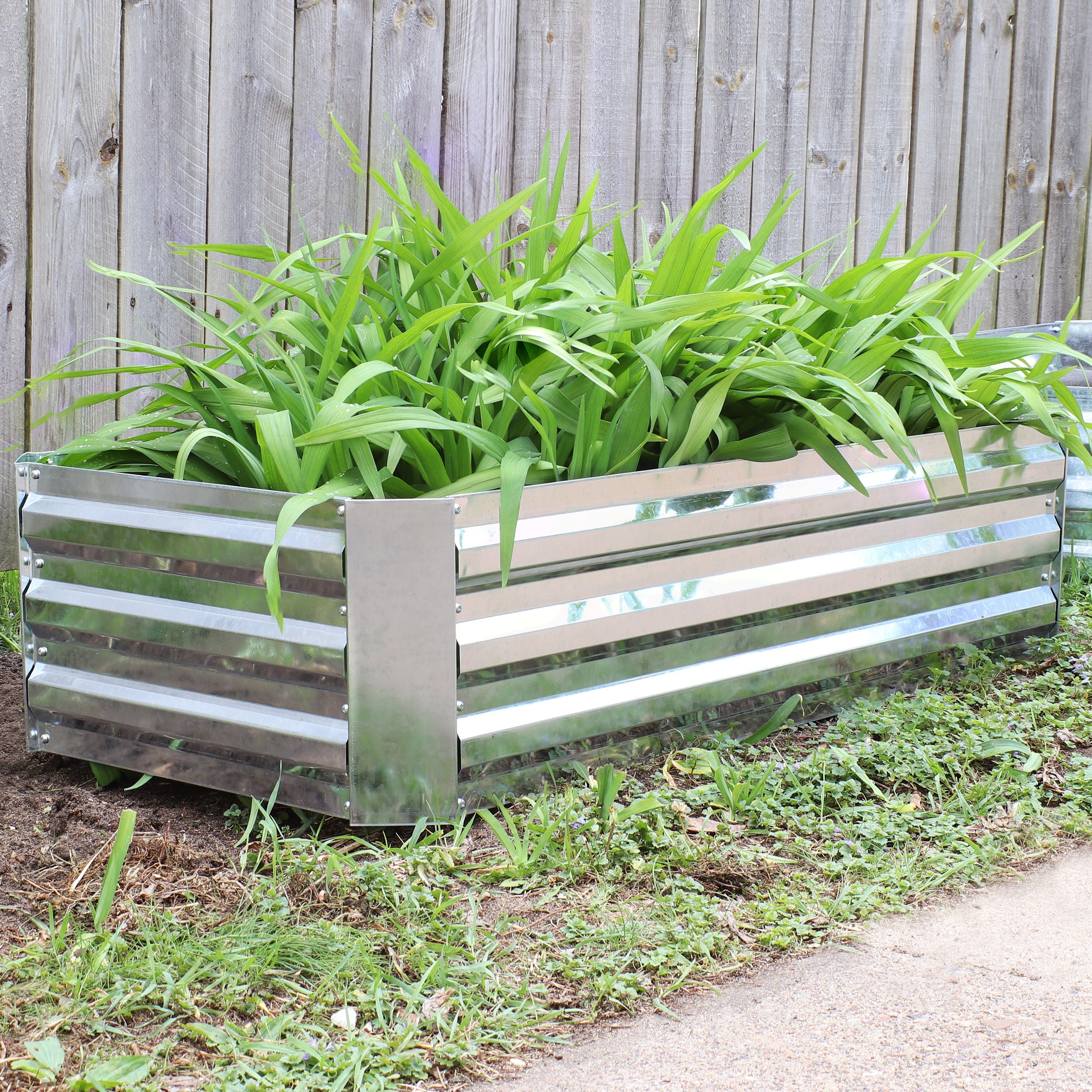  Sunnydaze Decor Hot Dip Galvanized Steel Raised Garden Bed - 48