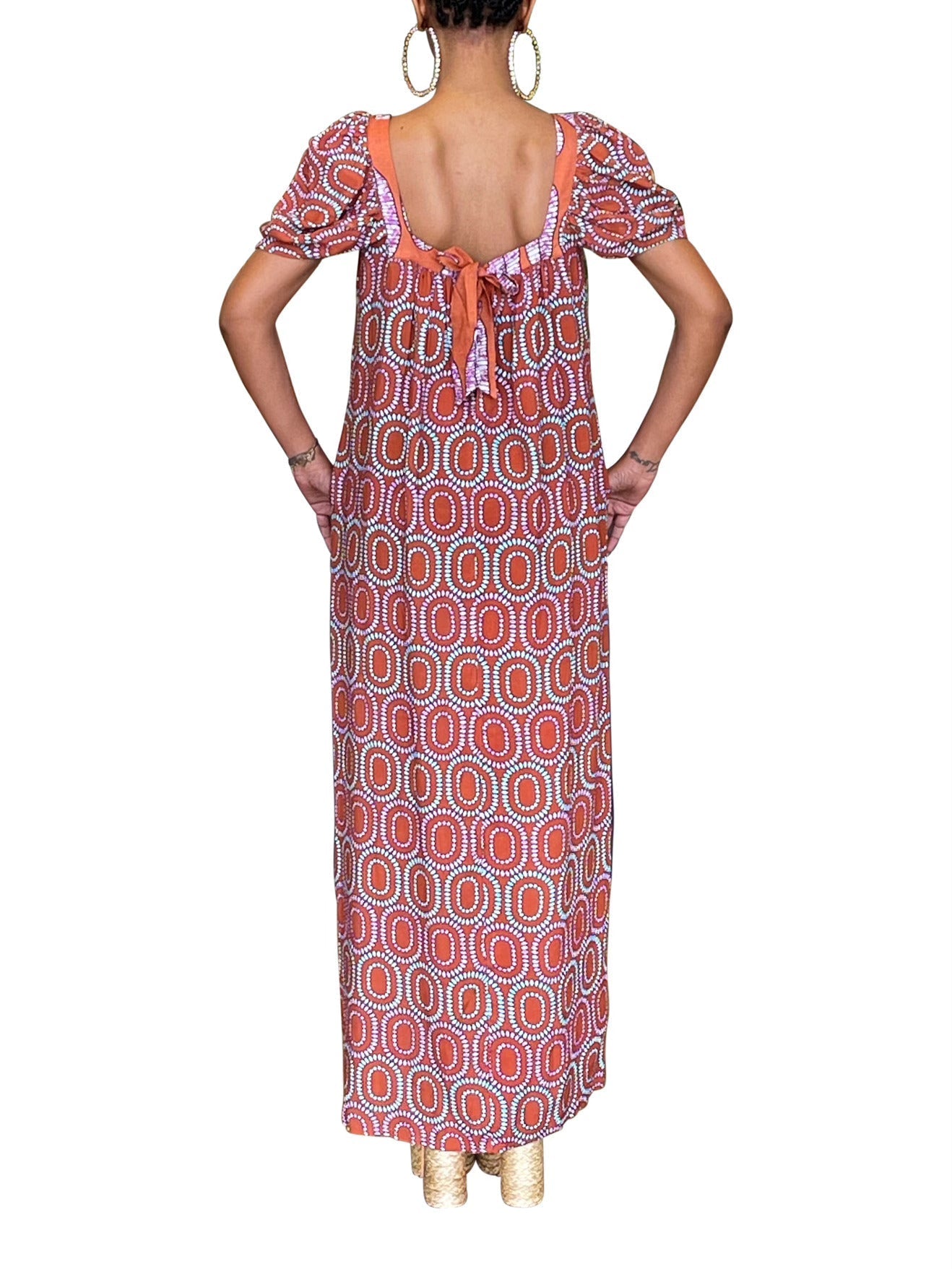  ChicNiCity POPPI Tulip Sleeve Flowy Maxi Dress - LIGHT BROWN - Bonton