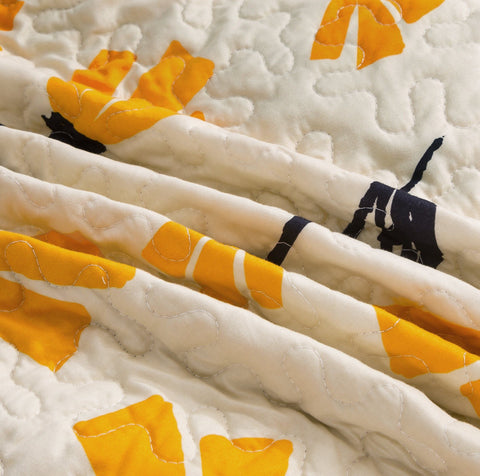 DaDa Bedding Yellow Fleur Floral Golden Orange Ivory Cream Scalloped Bedspread Set (18112) by DaDa Bedding Collection