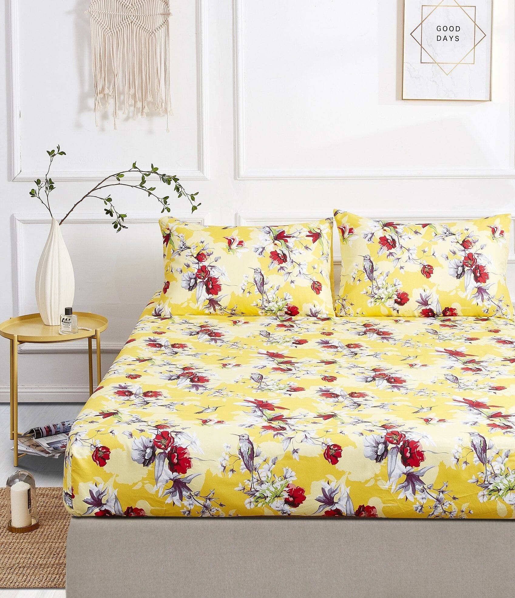  DaDa Bedding Collection DaDa Bedding Sunshine Yellow Hummingbirds Floral Fitted Bed Sheet w/ Pillow Cases (JHW-925) by DaDa Bedding Collection - California King - Bonton