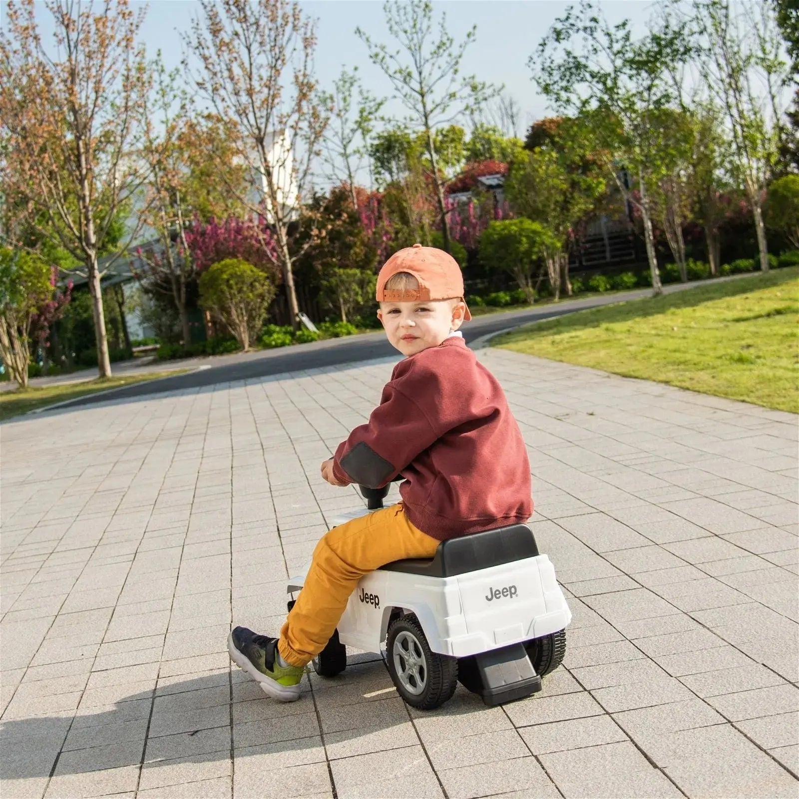  Freddo Jeep Rubicon Foot to Floor Ride-on for Toddlers - Red - Bonton