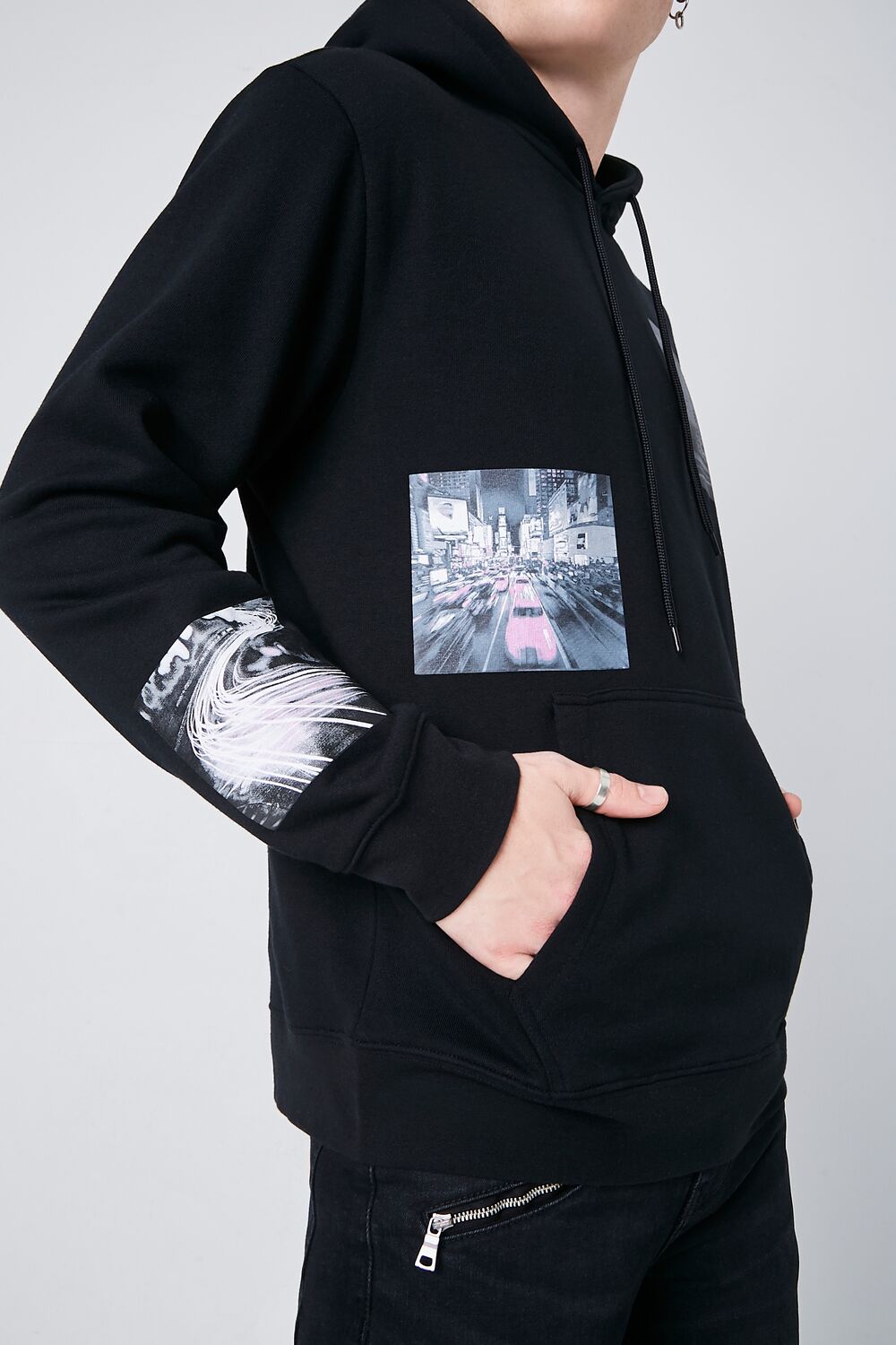  Forever 21 Cityscape Graphic Fleece Hoodie - black multi - Bonton