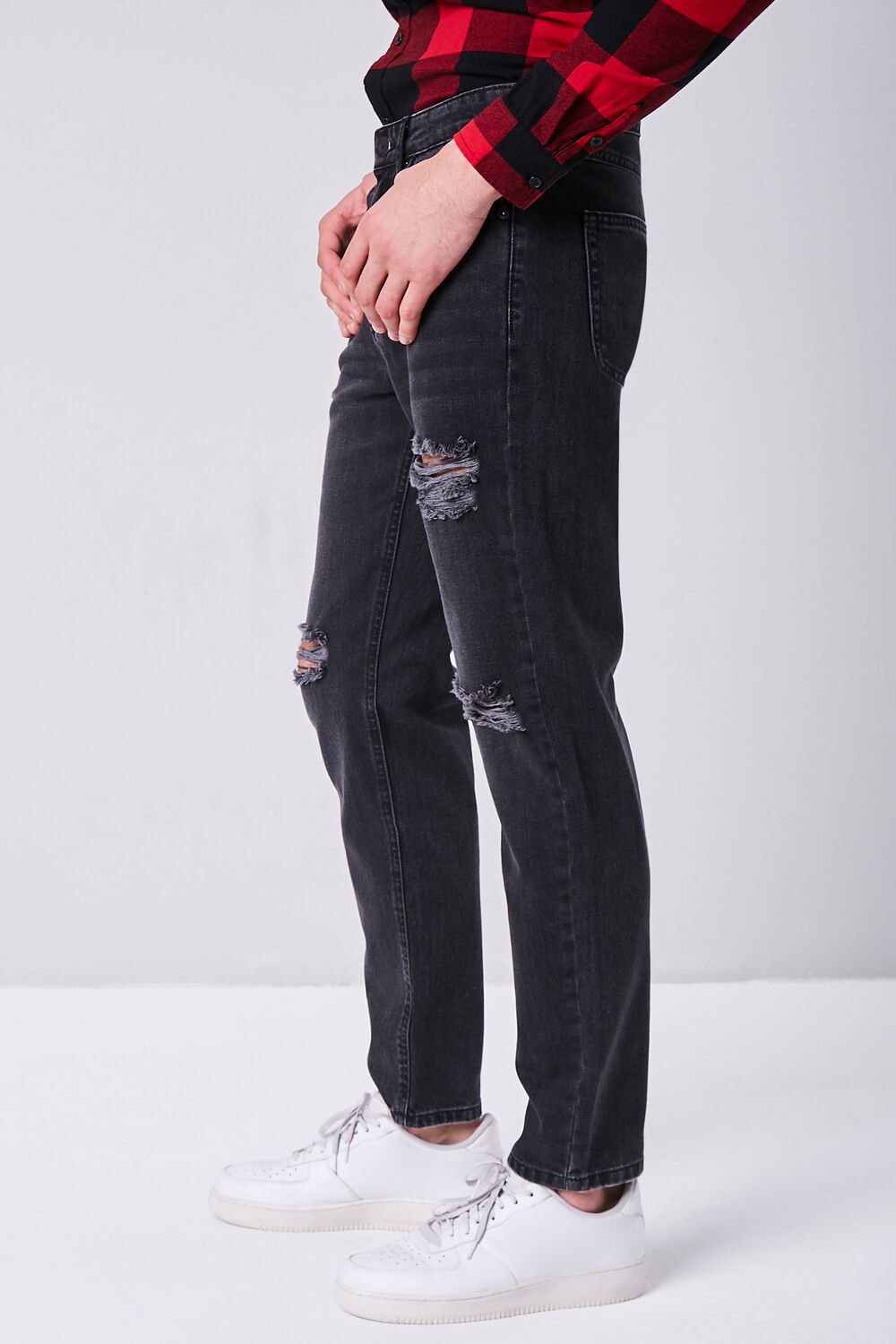  Forever 21 Distressed Straight-Leg Jeans - black - Bonton