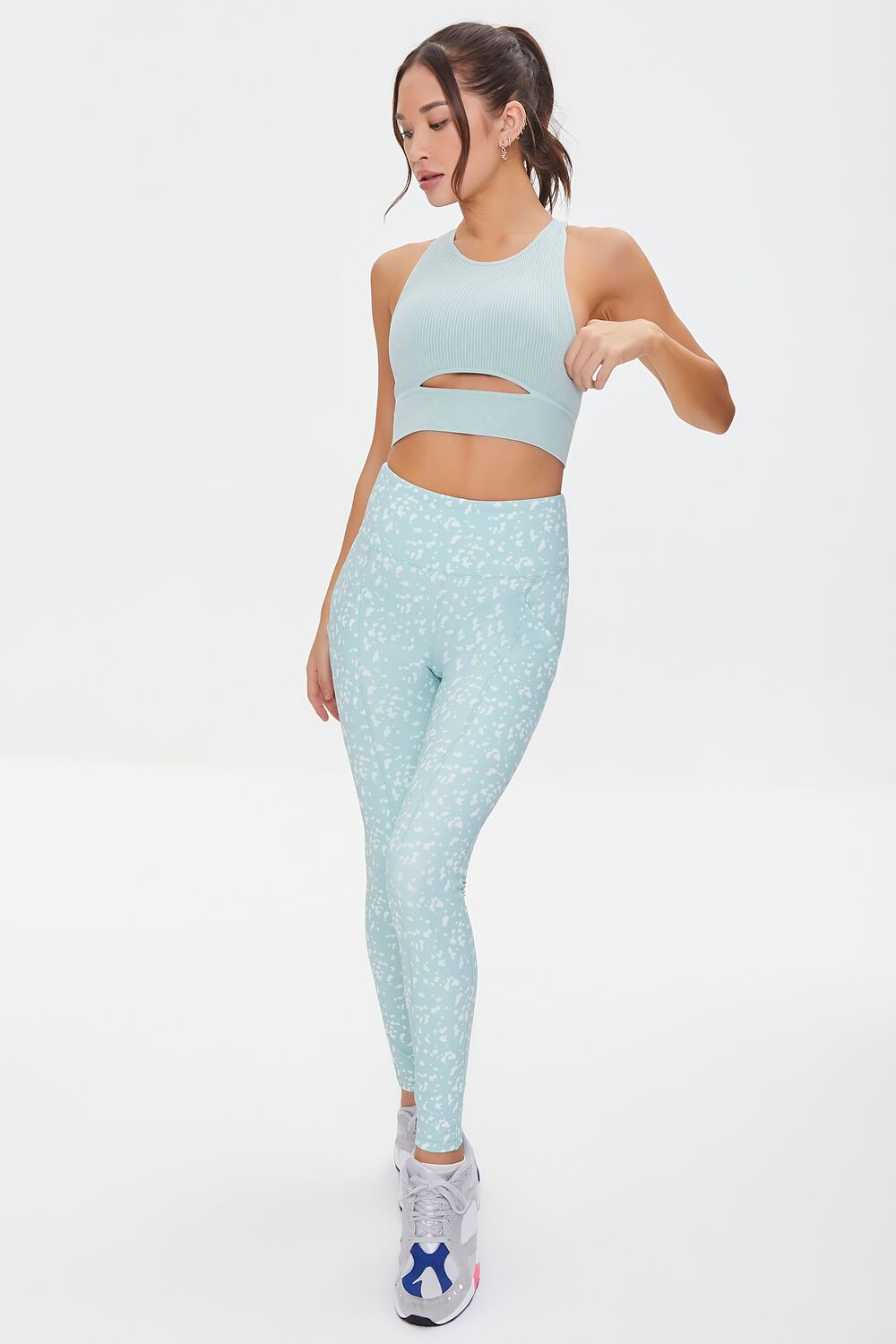  Forever 21 Seamless Thick Ribbed Cutout Sports Bra - mint - Bonton