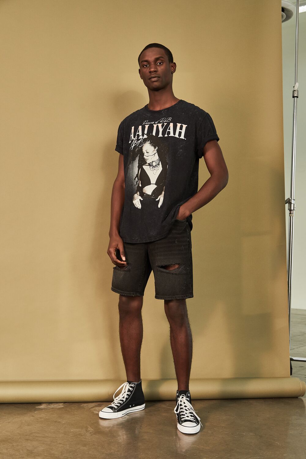  Forever 21 Aaliyah Graphic Oil Wash Tee - black multi - Bonton
