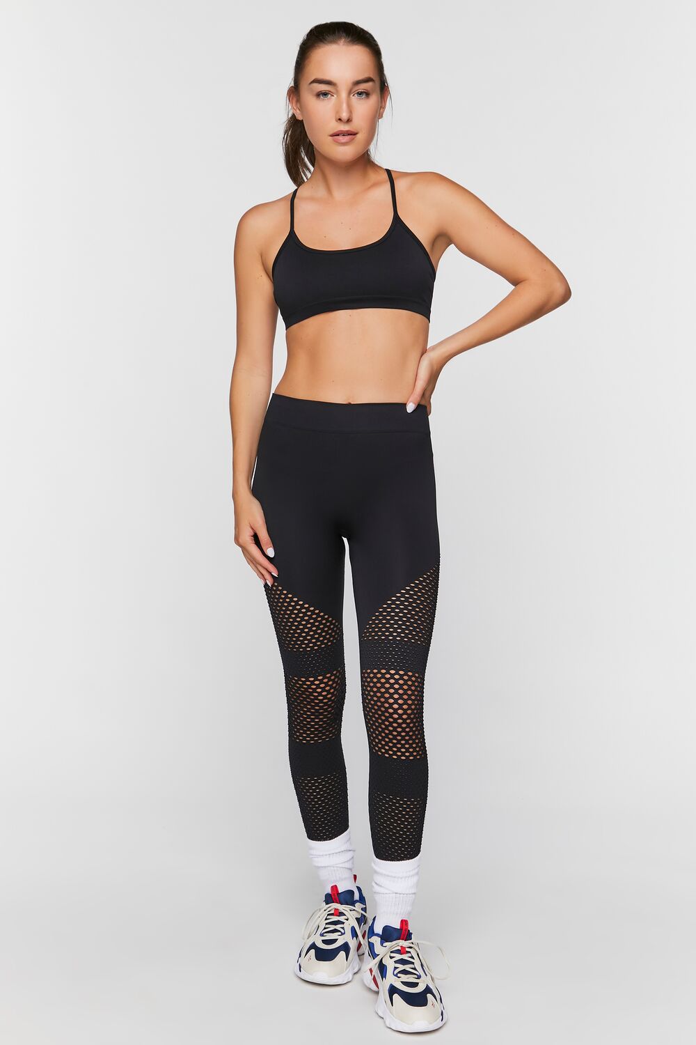  Forever 21 Seamless Perforated Sports Bra - black - Bonton