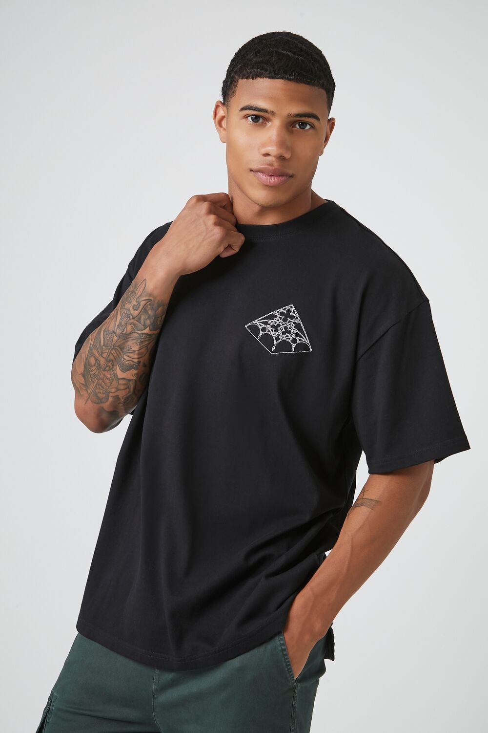 Forever 21 Castle Core Graphic Tee - black white - Bonton