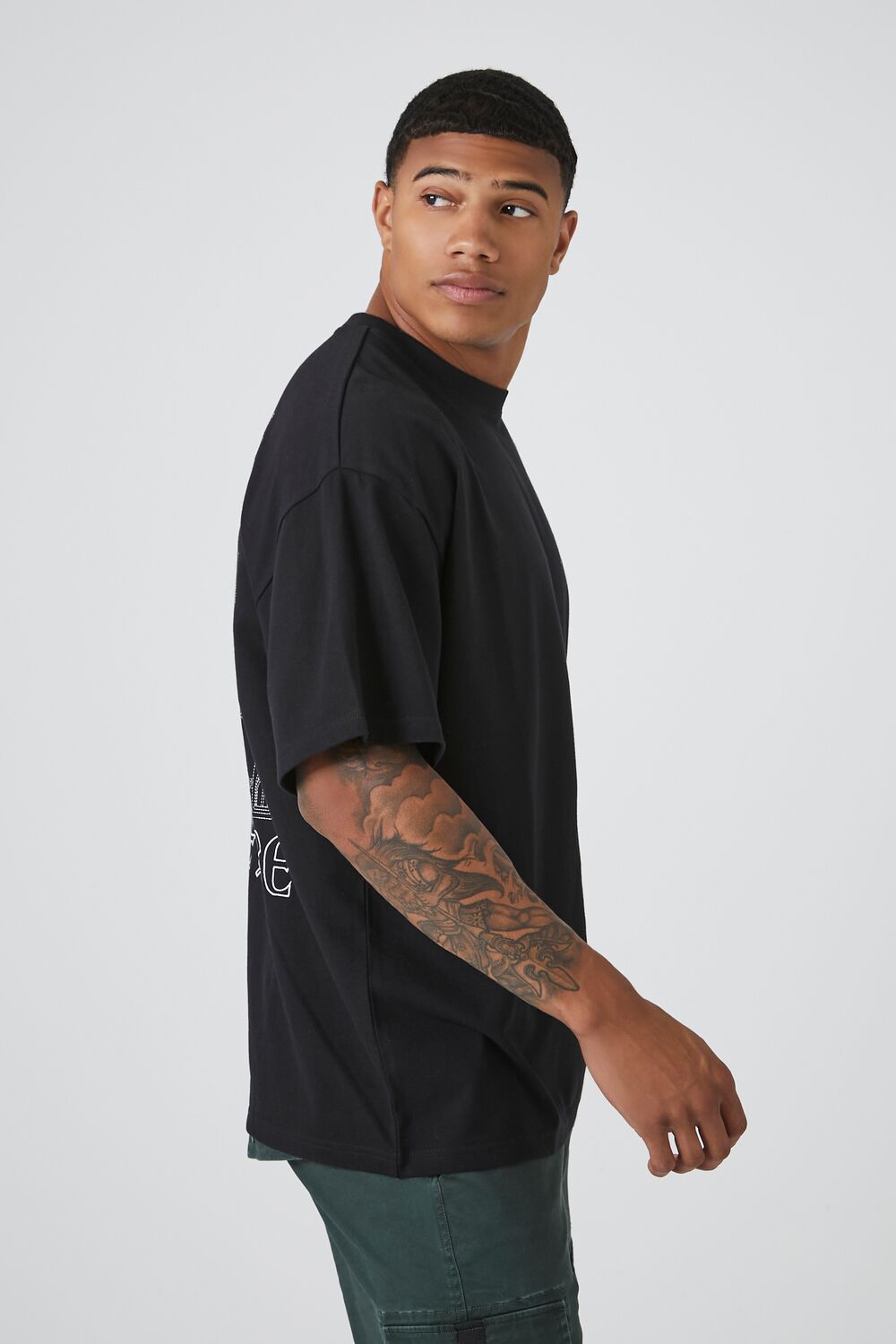  Forever 21 Castle Core Graphic Tee - black white - Bonton