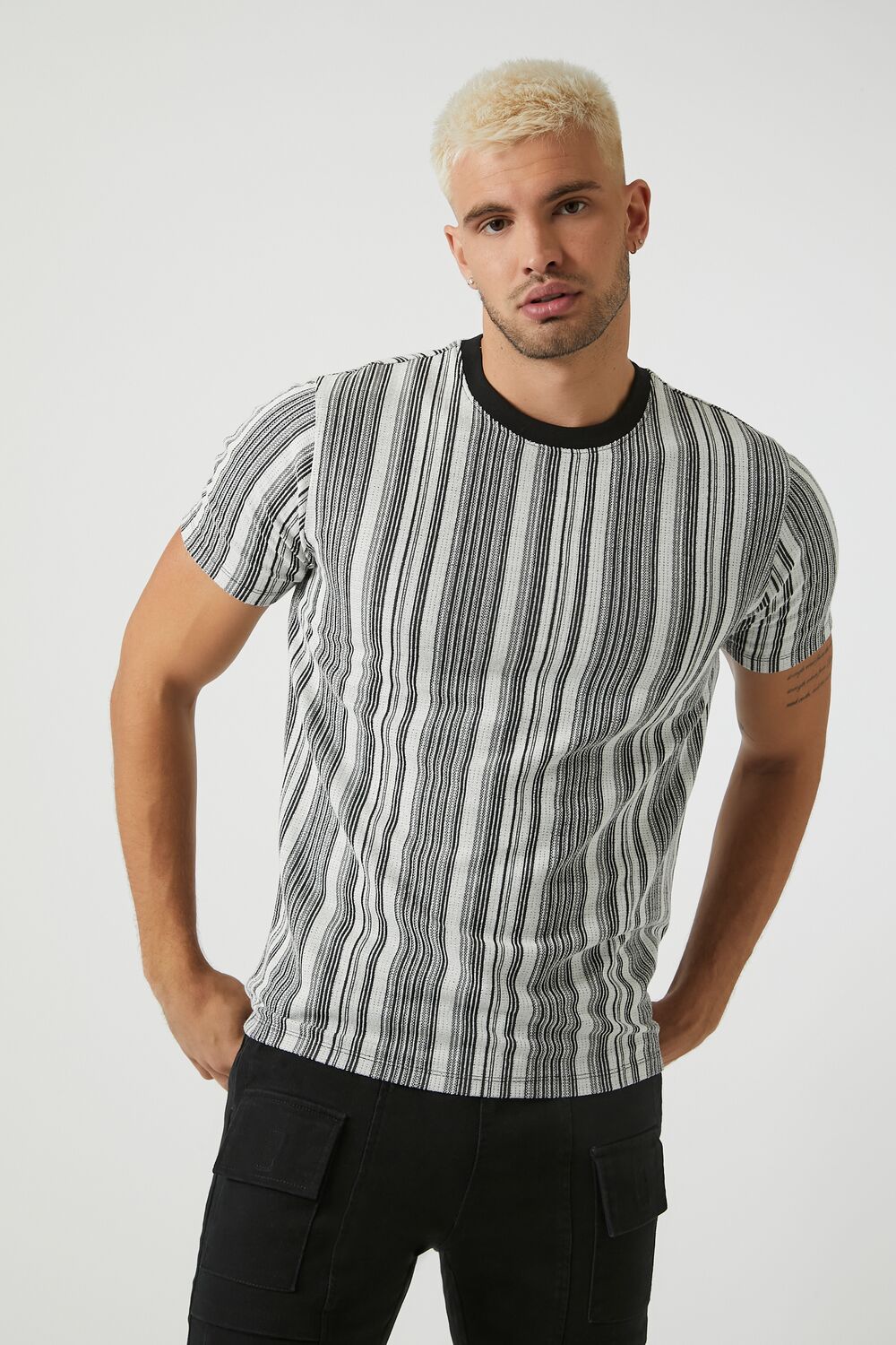  Forever 21 Striped Contrast Crew Tee - black white - Bonton