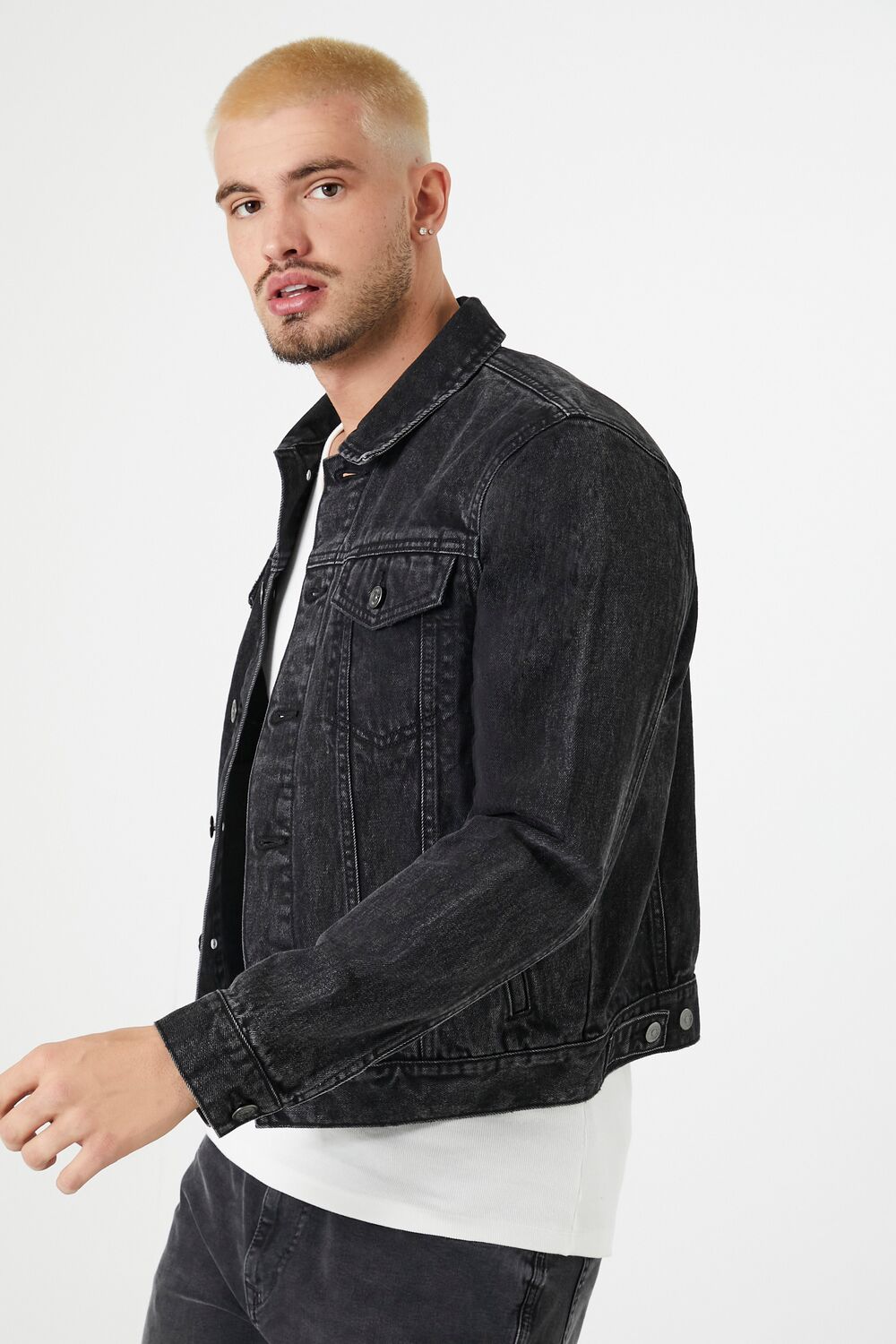  Forever 21 Classic Denim Trucker Jacket - washed-black - Bonton