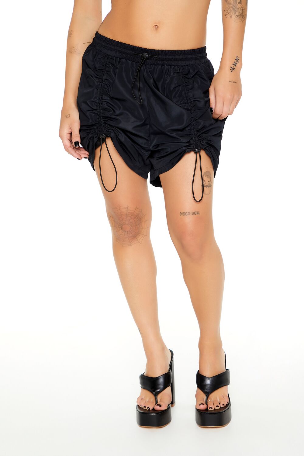  Forever 21 Ruched Toggle Drawstring Shorts - black - Bonton