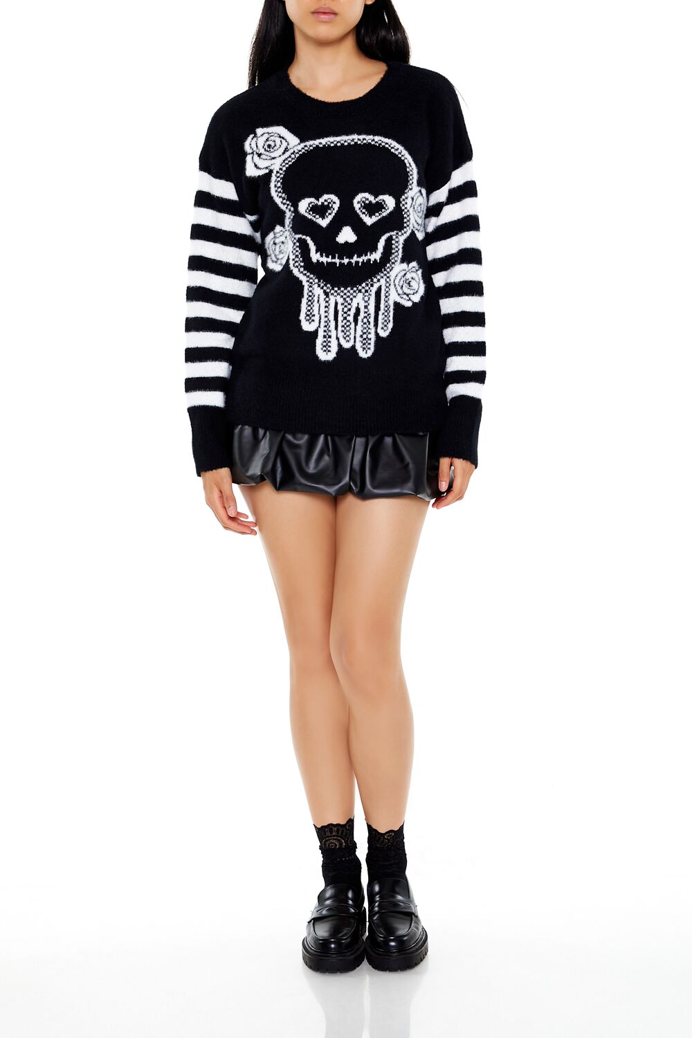  Forever 21 Floral Skull Graphic Sweater - black white - Bonton