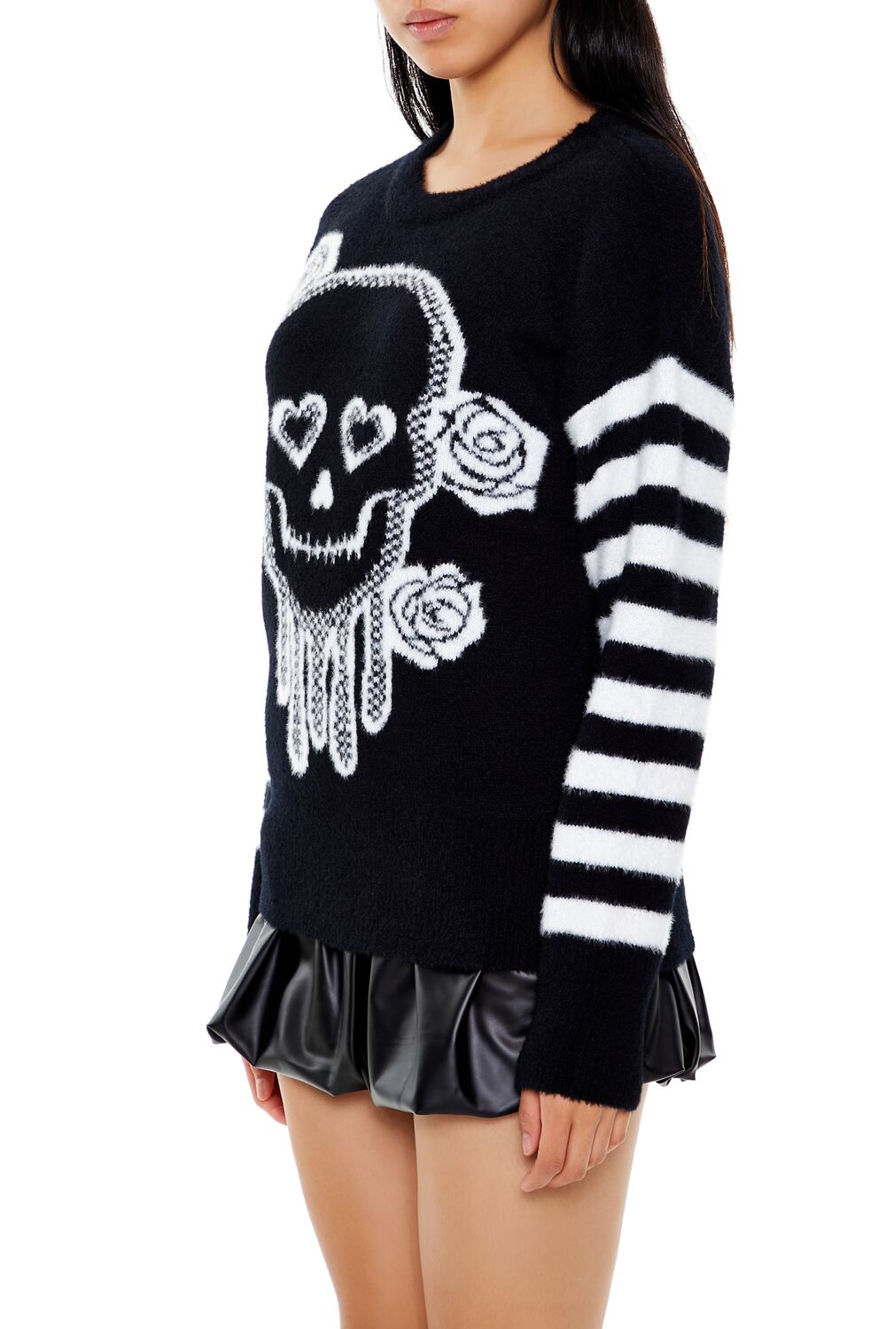  Forever 21 Floral Skull Graphic Sweater - black white - Bonton