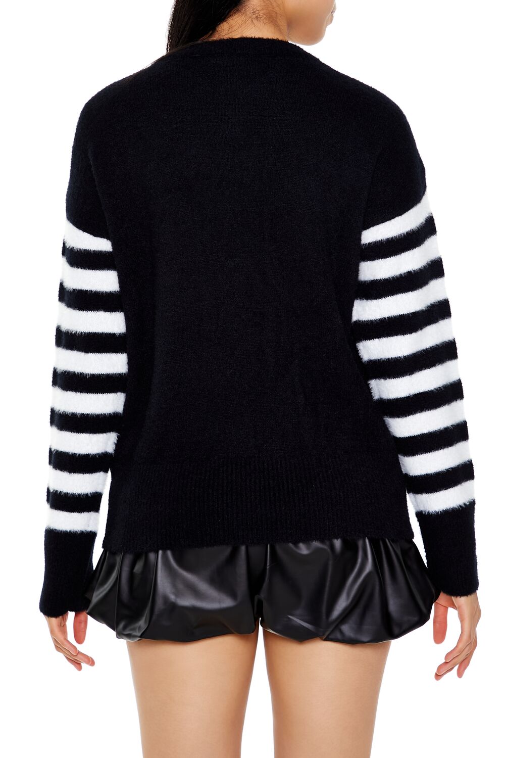  Forever 21 Floral Skull Graphic Sweater - black white - Bonton