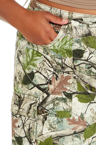 Plus Size Leaf Print Cargo Pants