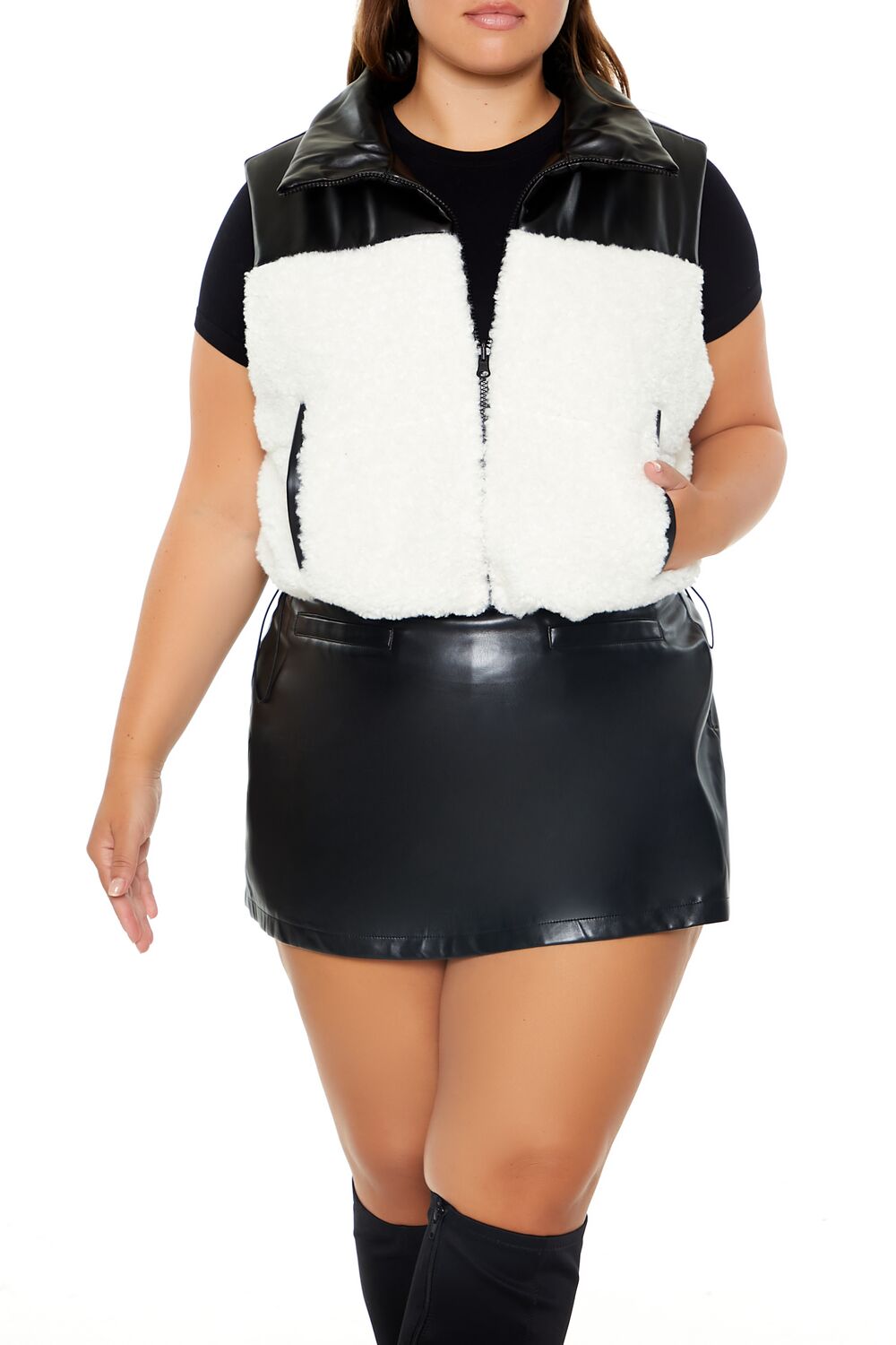  Forever 21 Plus Size Faux Shearling & Leather Vest - black-swatch - Bonton