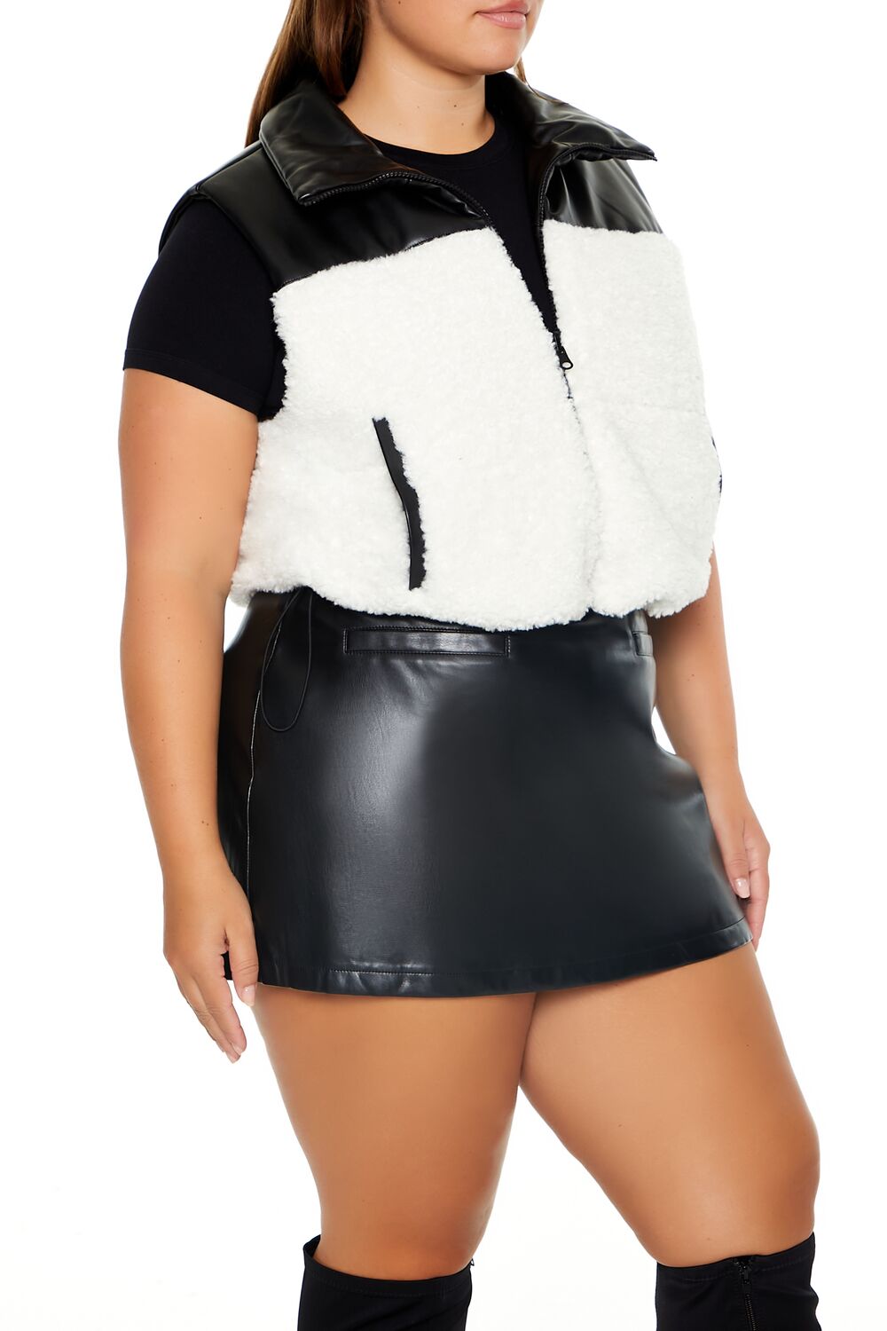  Forever 21 Plus Size Faux Shearling & Leather Vest - black-swatch - Bonton