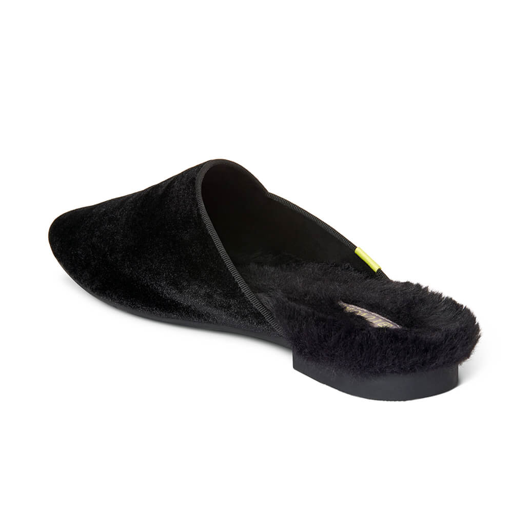  Luvons Devon Luxe Memory Foam Slippers - Black - Bonton