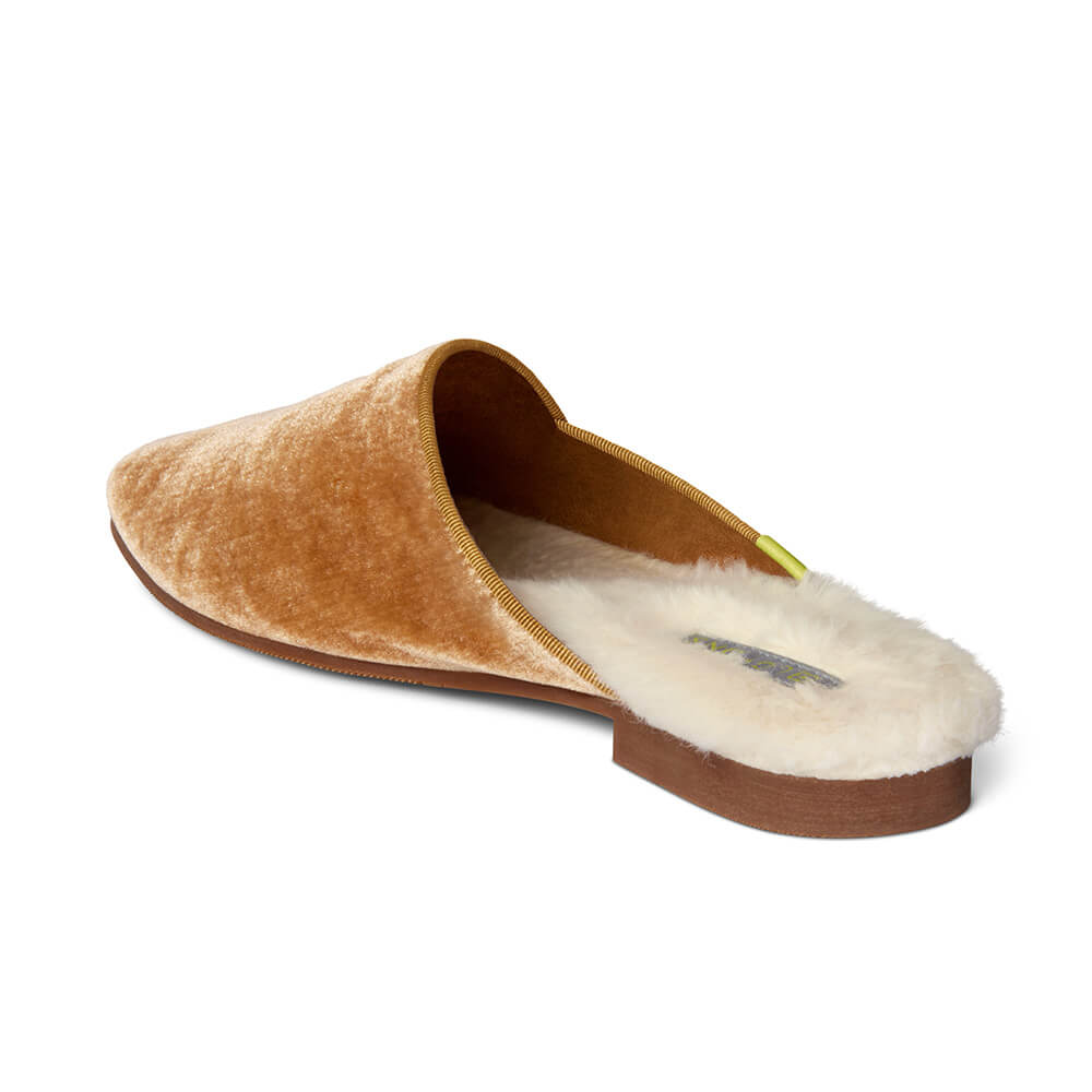  Luvons Devon Luxe Memory Foam Slippers - Camel - Bonton