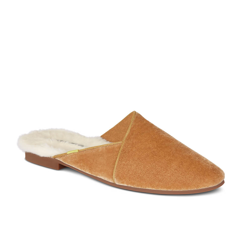  Luvons Devon Luxe Memory Foam Slippers - Camel - Bonton