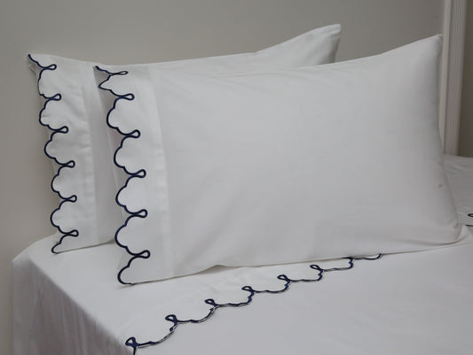 Scalloped Embroidered Sheet Set