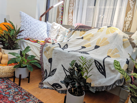 DaDa Bedding Yellow Fleur Botanical Sunshine Golden Floral Woven Tapestry Throw Blanket - 50” x 60” (18112) - DaDa Bedding Collection