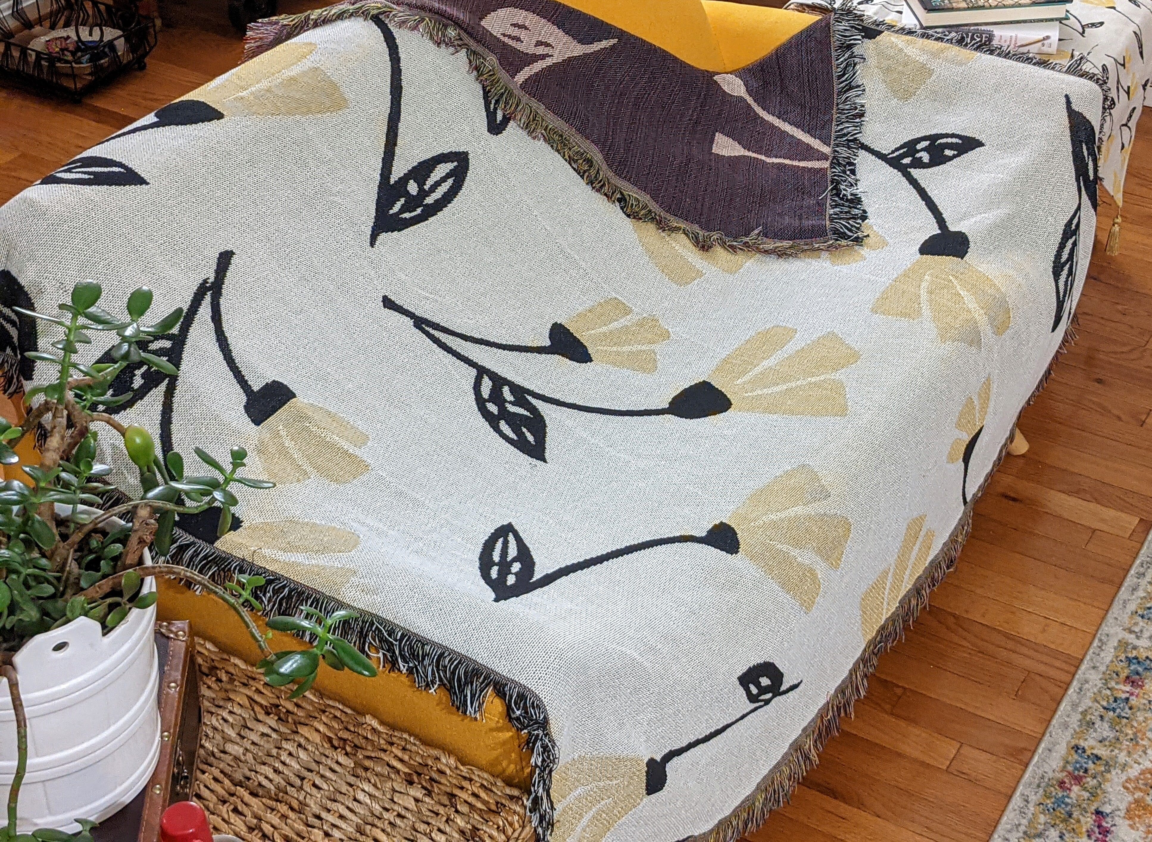  DaDa Bedding Collection DaDa Bedding Yellow Fleur Botanical Sunshine Golden Floral Woven Tapestry Throw Blanket - 50” x 60” (18112) by DaDa Bedding Collection - Default Title - Bonton