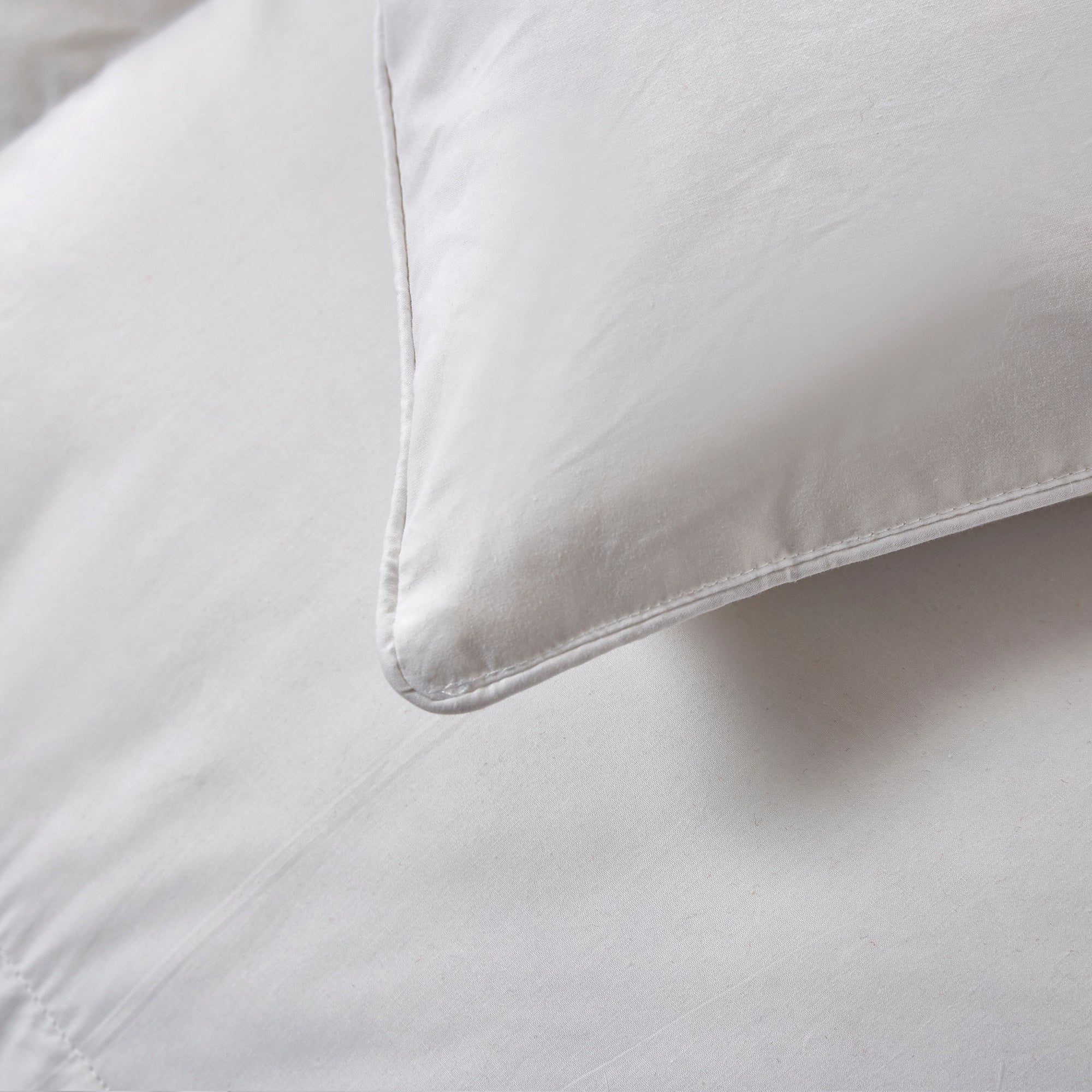  Serta 90/10 Goose Feather/Down Fiber Light Warmth Comforter - White - Bonton