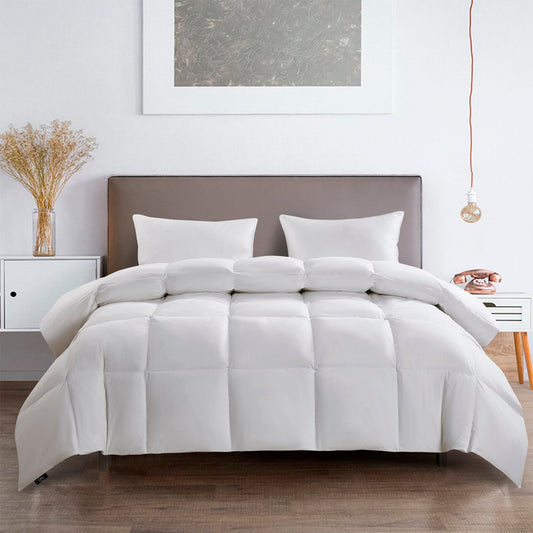 90/10 Goose Feather/Down Fiber Light Warmth Comforter