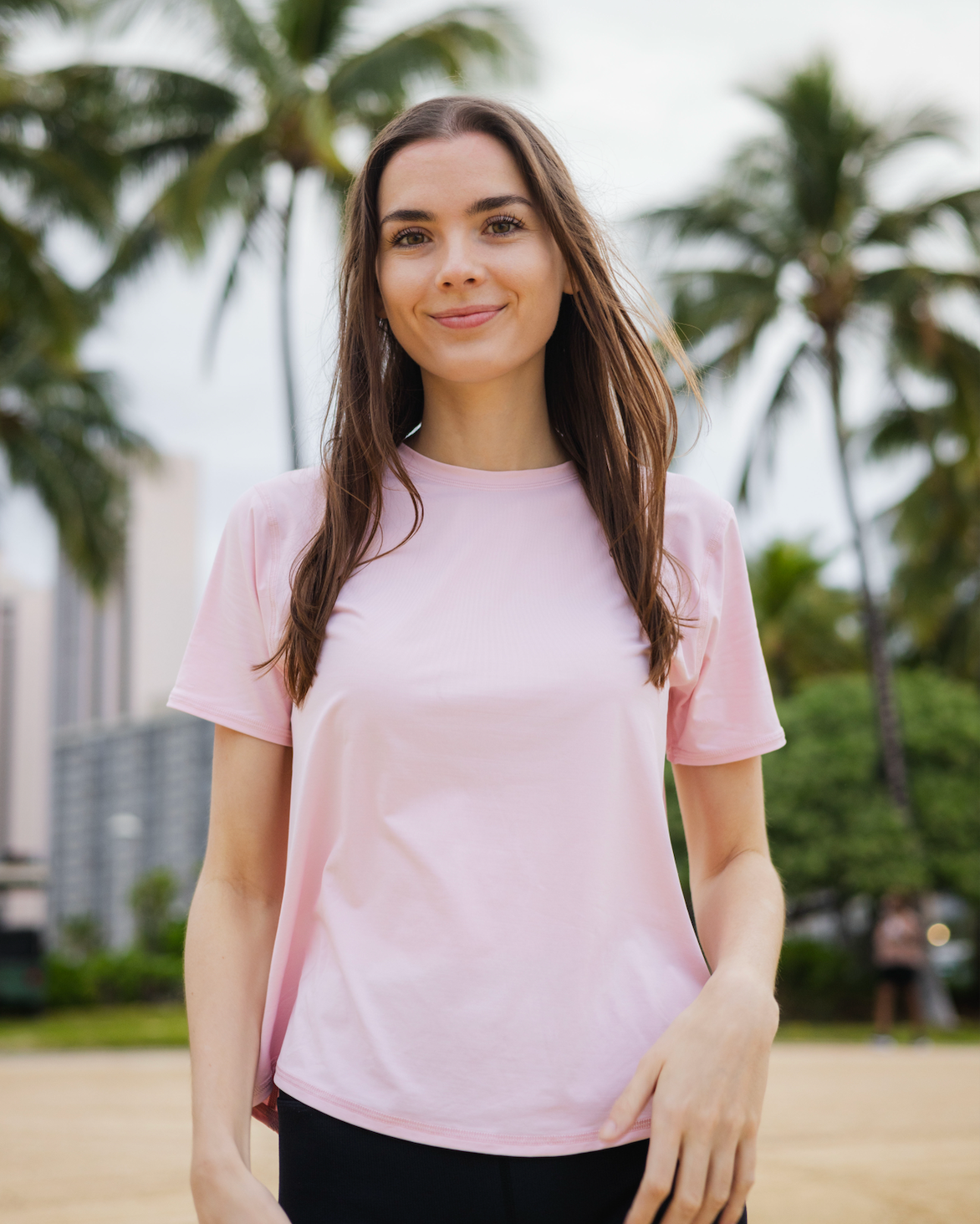  BloqUV WOMEN'S RELAXED SHORT SLEEVE CREW (1101) - Black - Bonton