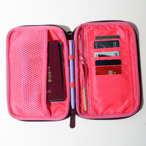 PASSPORT WALLET BERRY