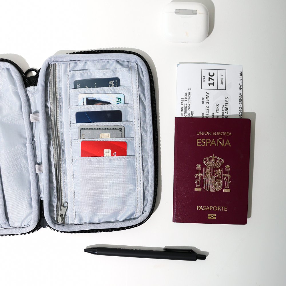  Pop Ups Brand PASSPORT WALLET BLACK - Default Title - Bonton